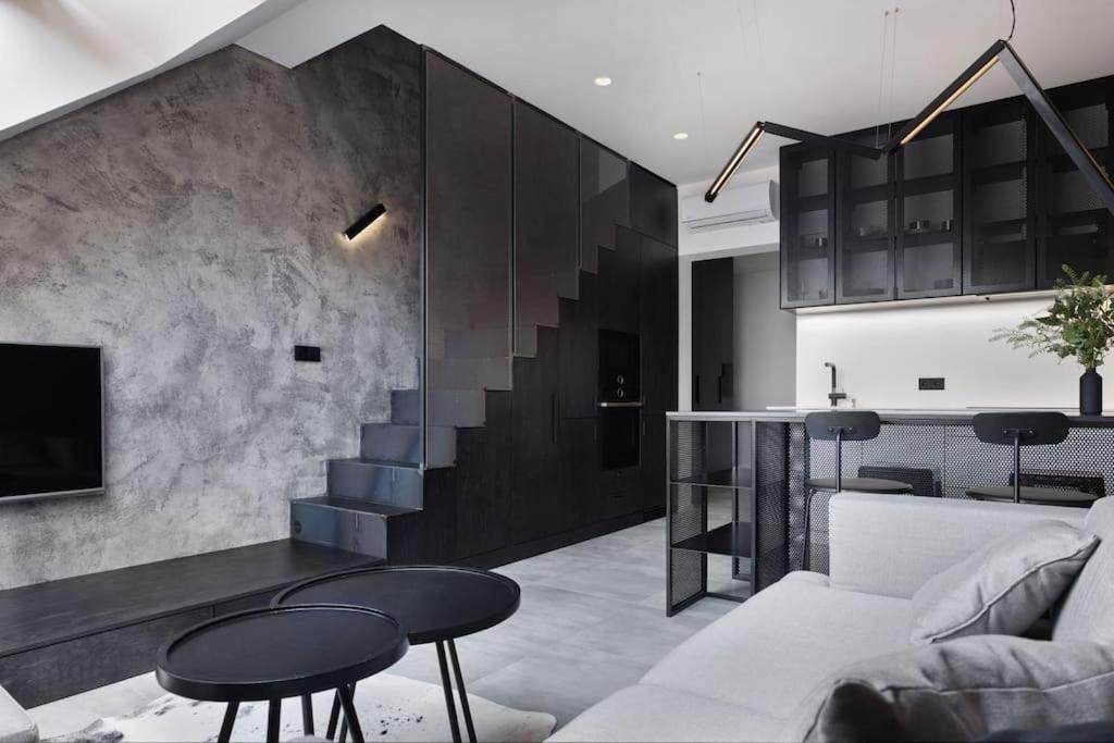 Appartement Rooftop Penthouse With Terrace, Prime Location