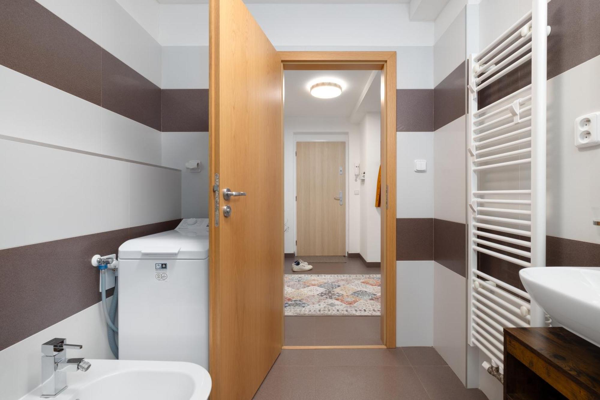 Days - Skandi With Workspace - Hip Area Praga