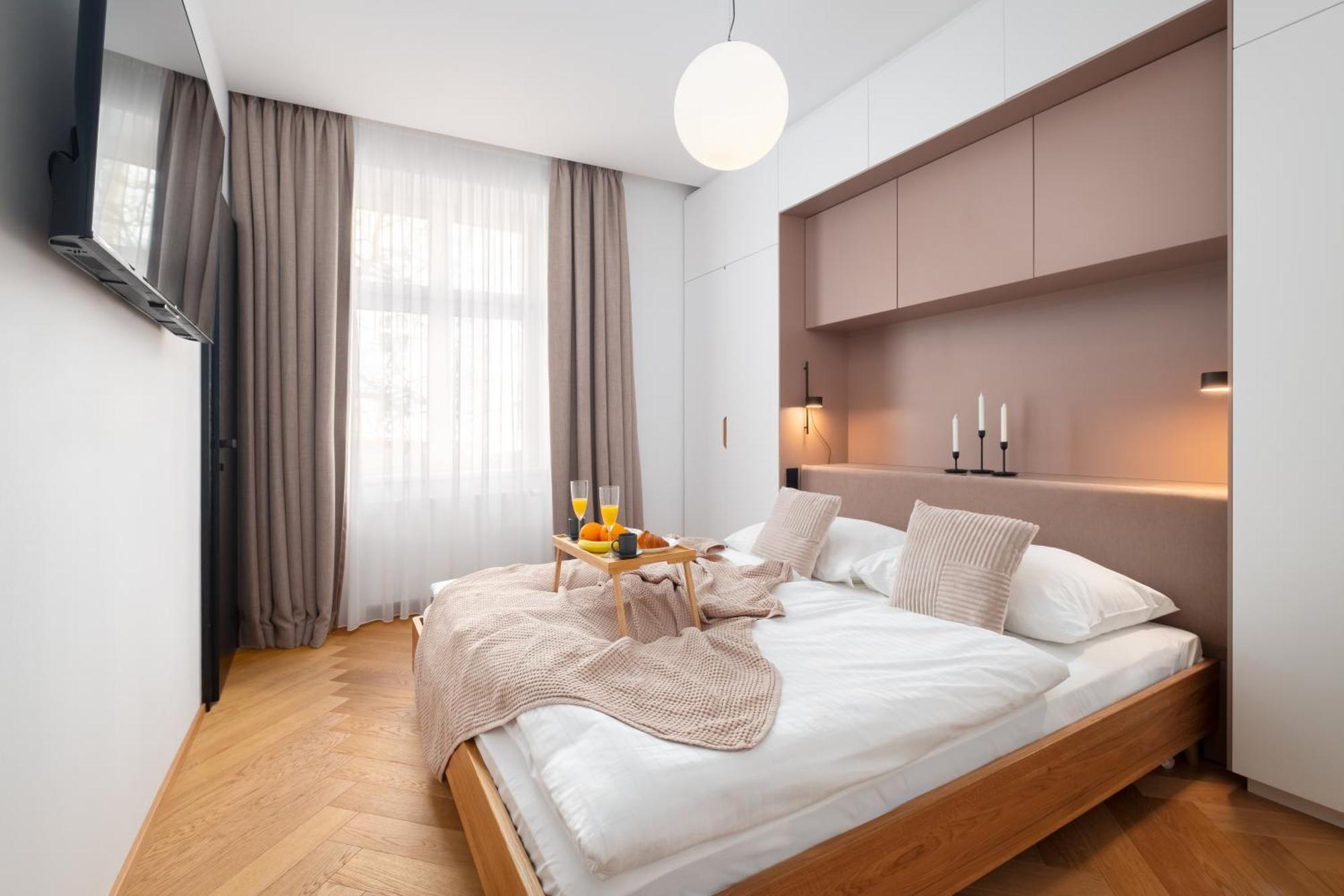 Days - Modern With Workspace - Quiet Area * Prague