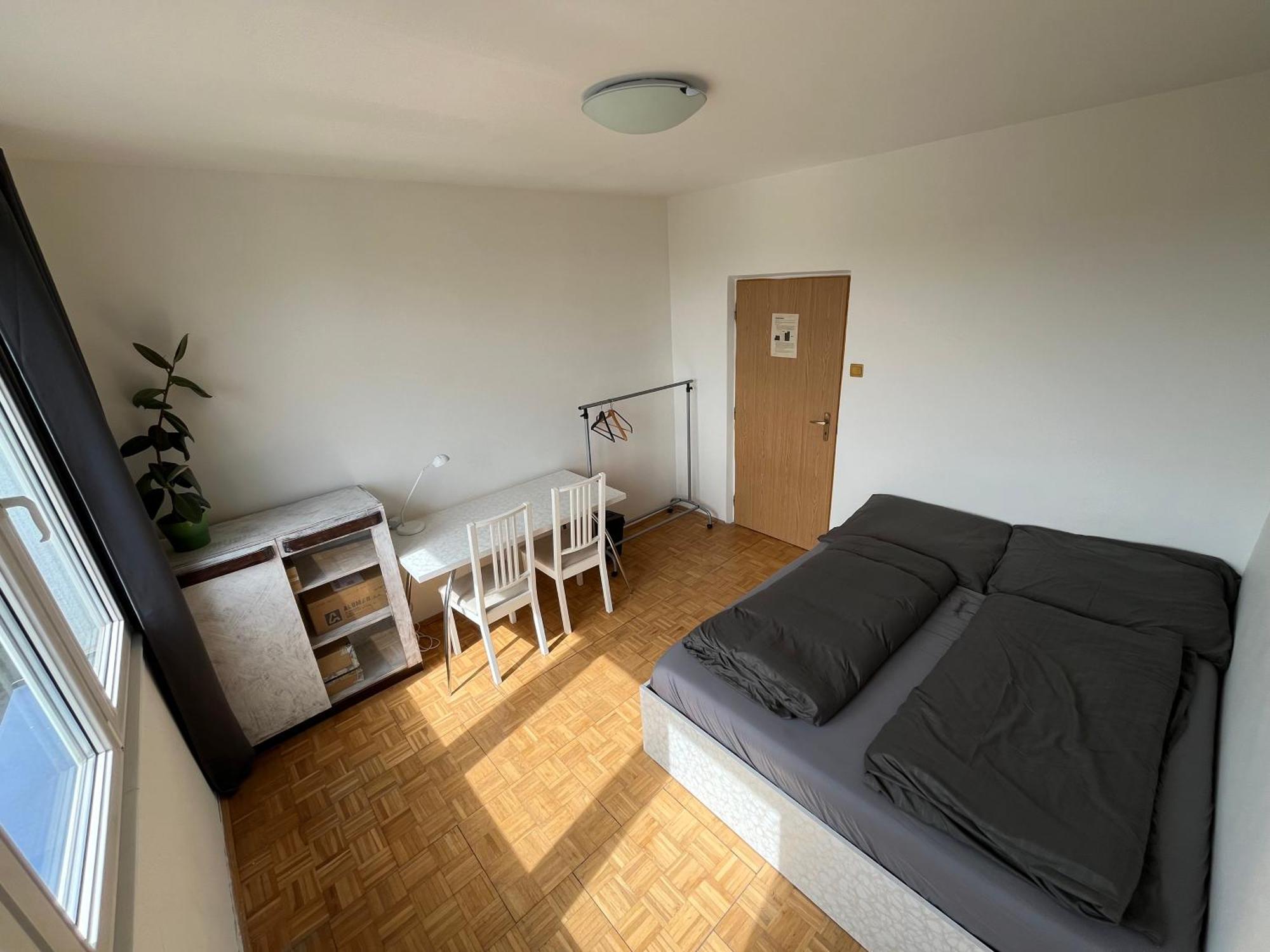 Homestay Private In A Shared Park-side With A Great Connection To The Center