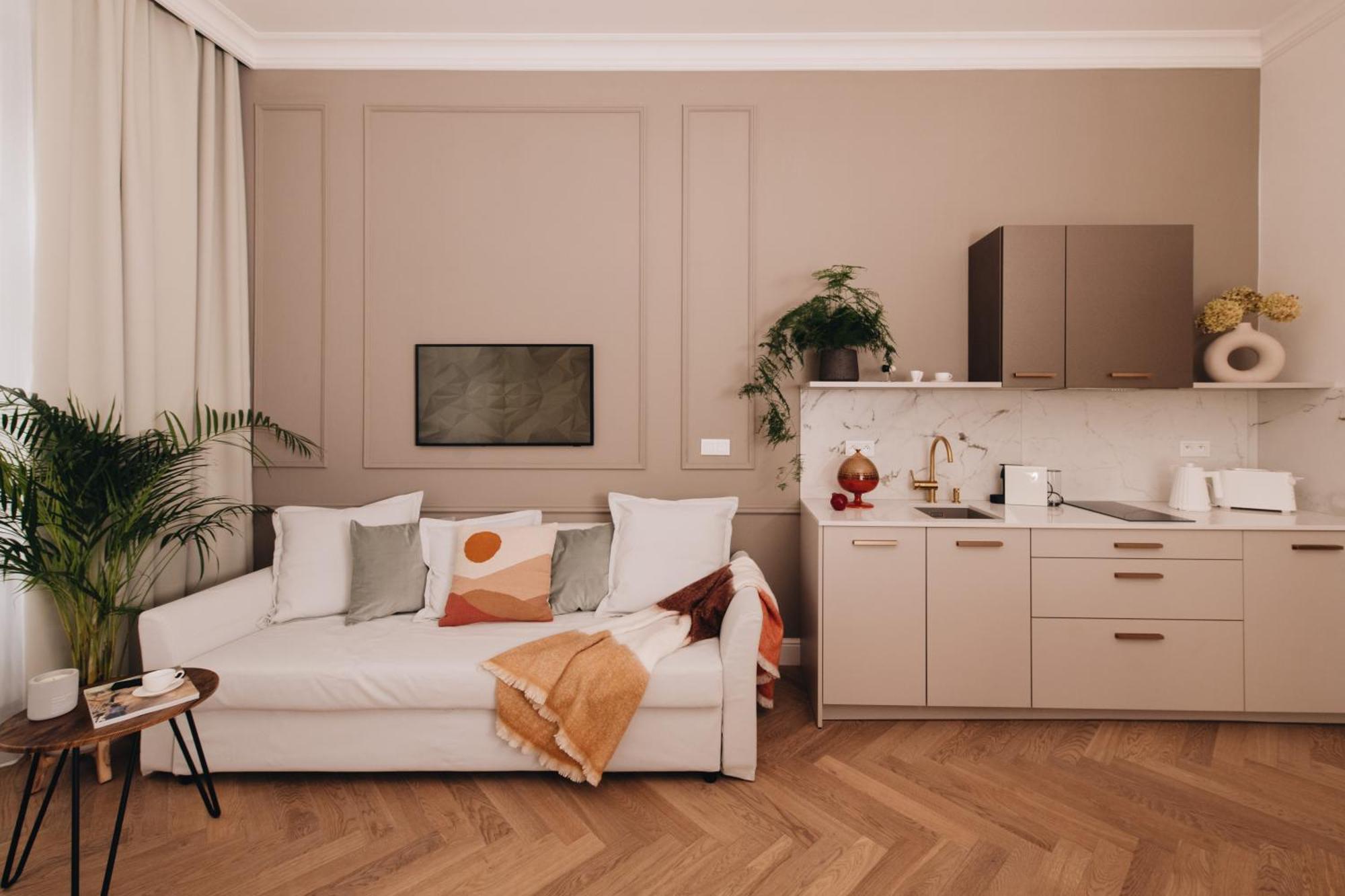 Stylish New In With A/c * Prague
