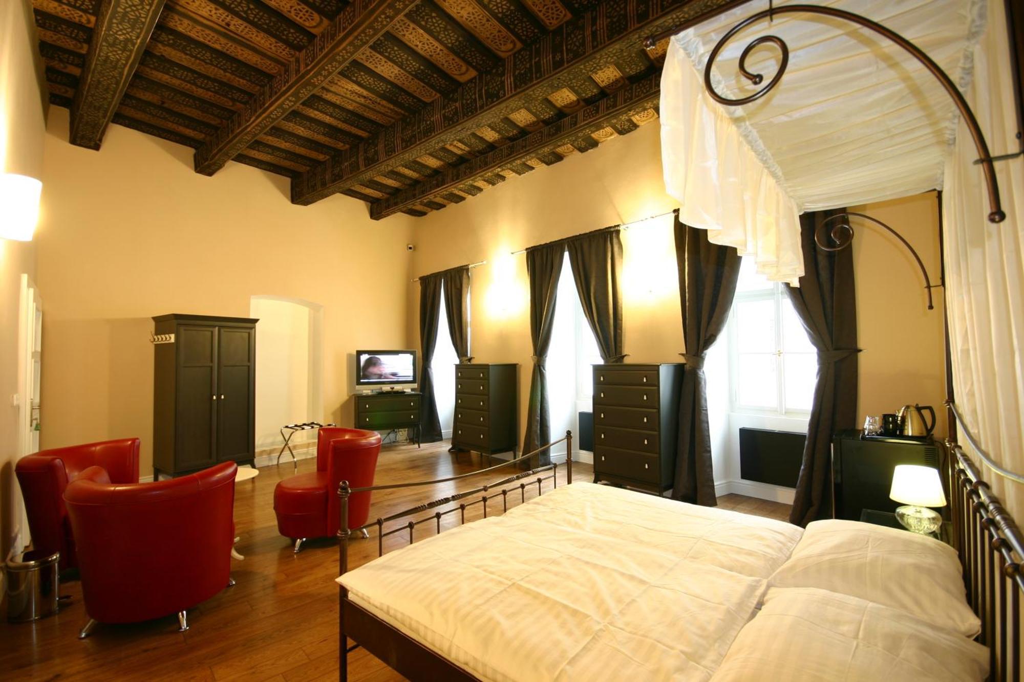 Otel U Tri Bubnu Prag
