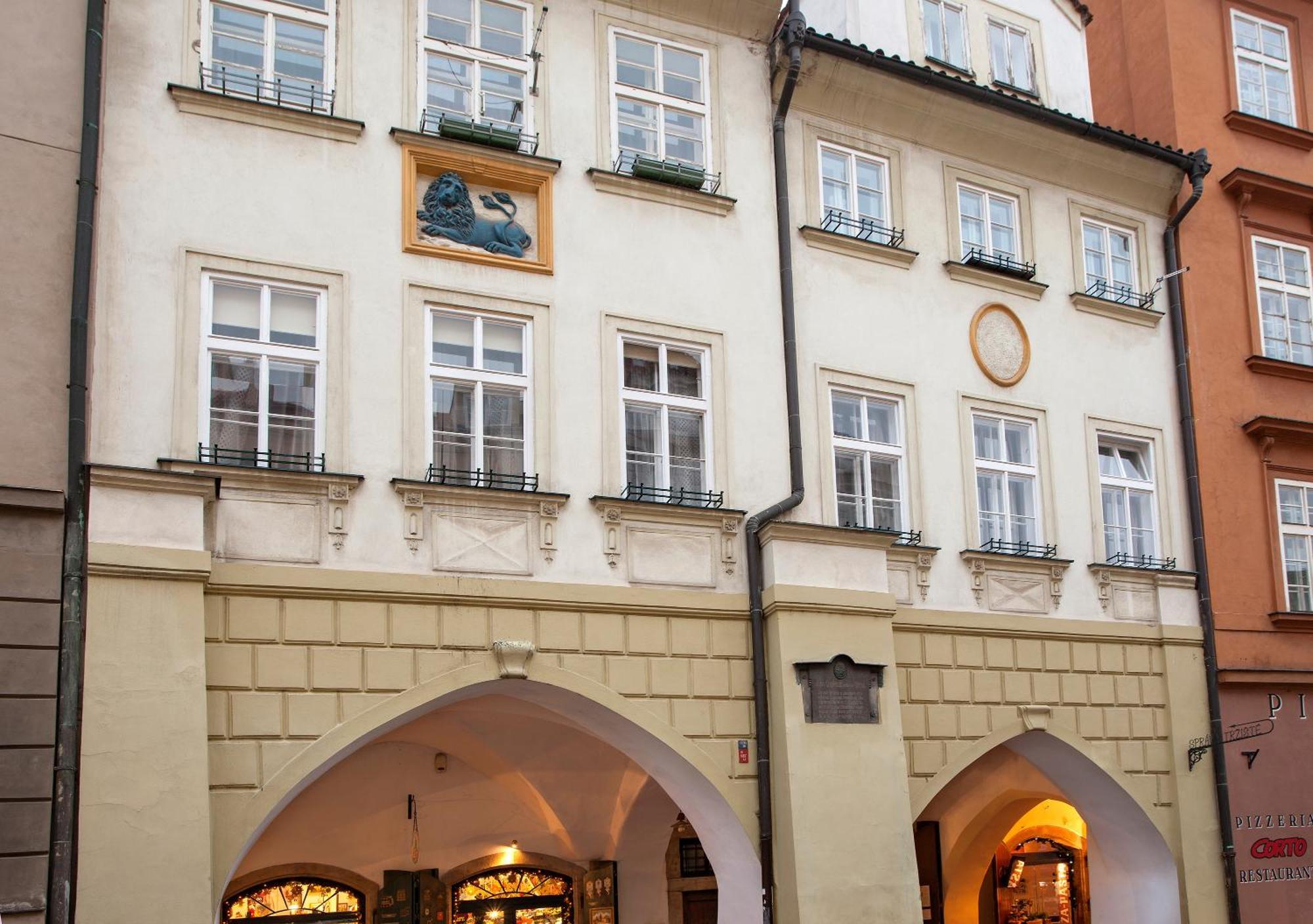 Corto Old Town