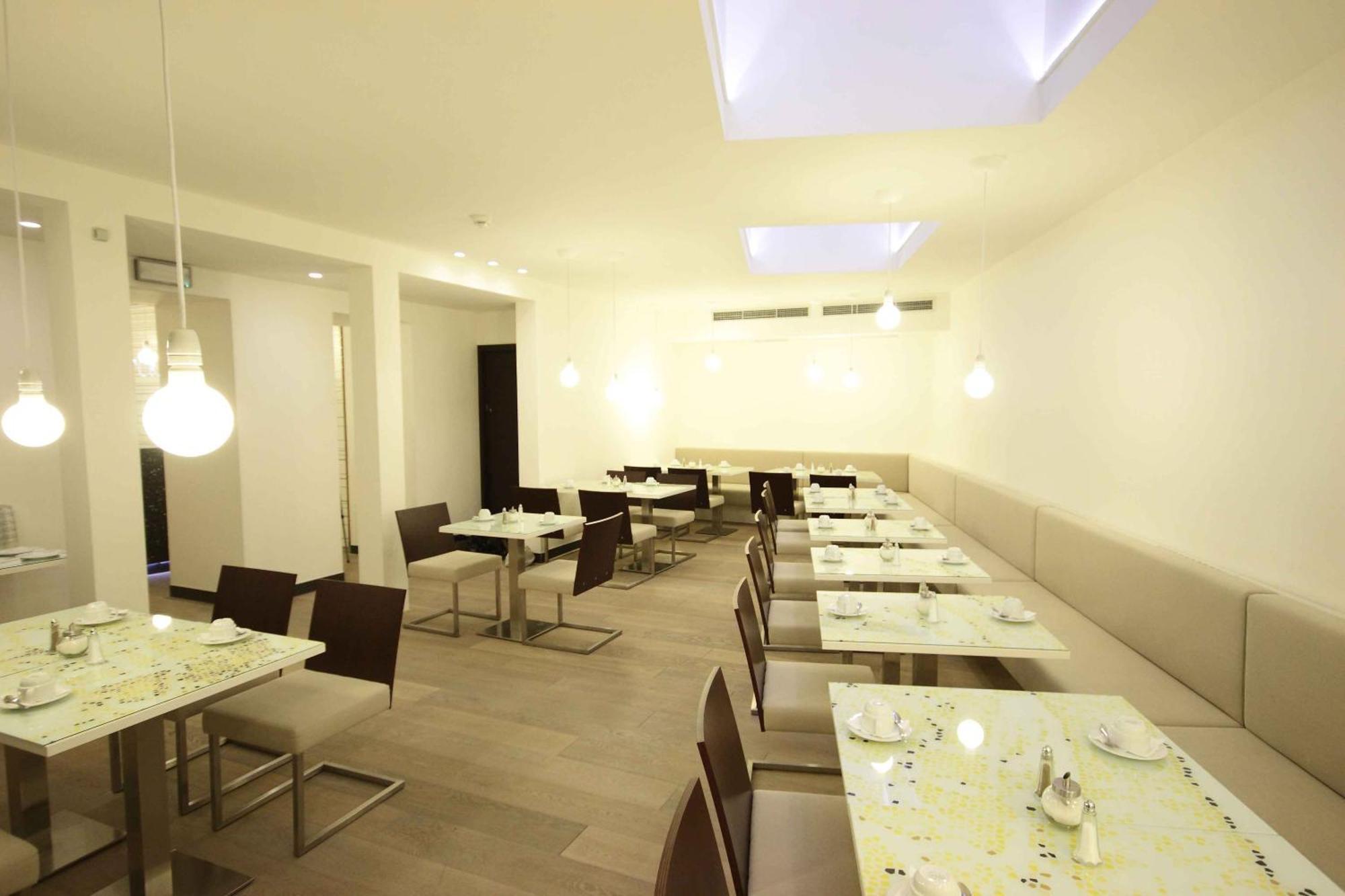 Hotel Pure White 4*