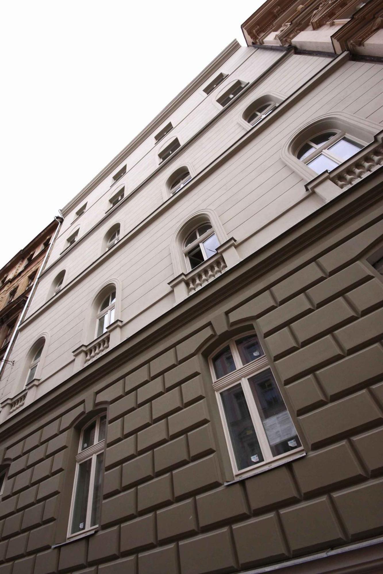 Hotel Pure White