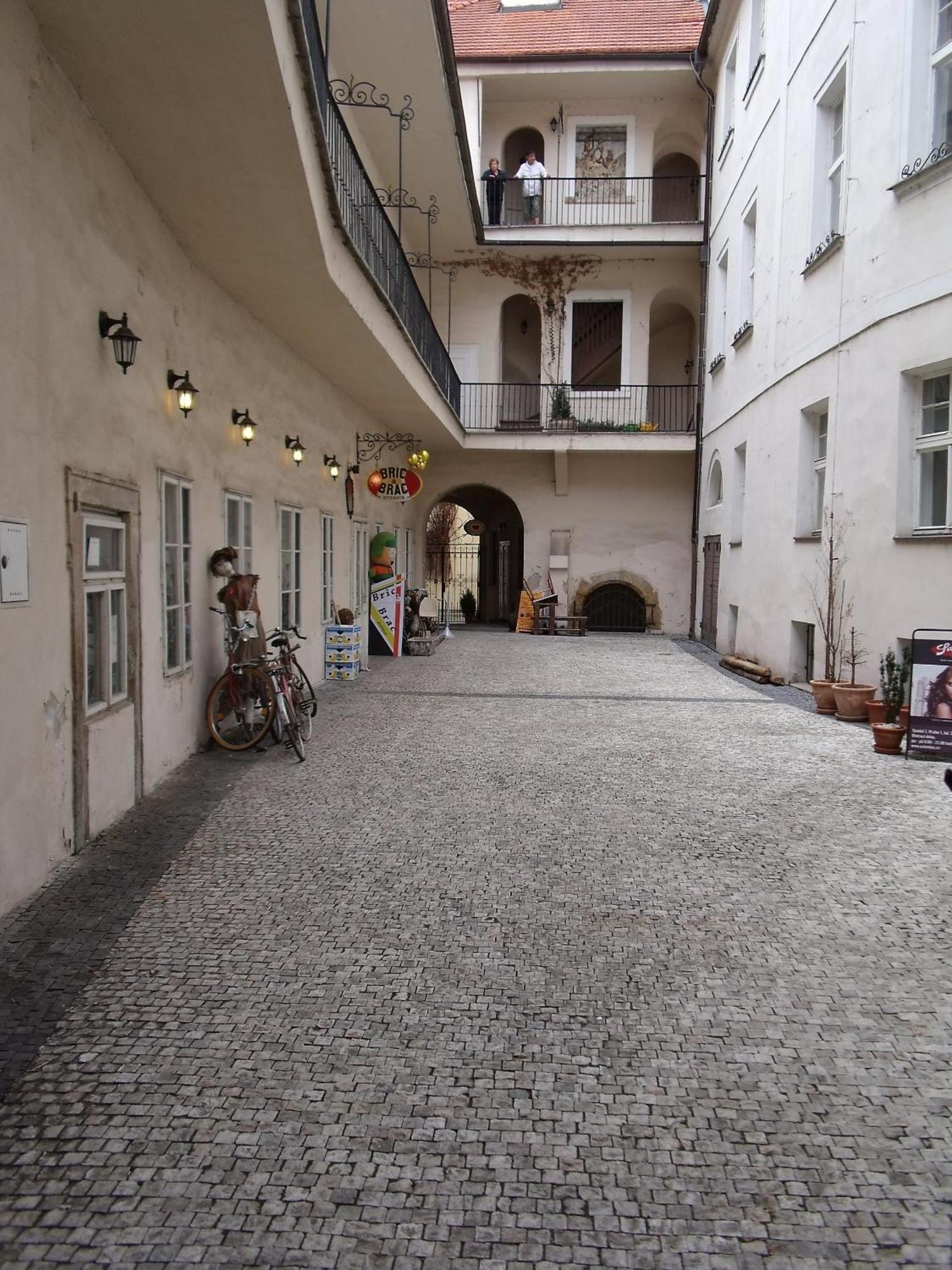 Tynska 7