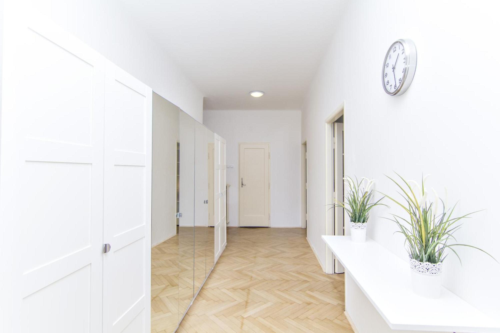 Apartment With 2 Bathrooms