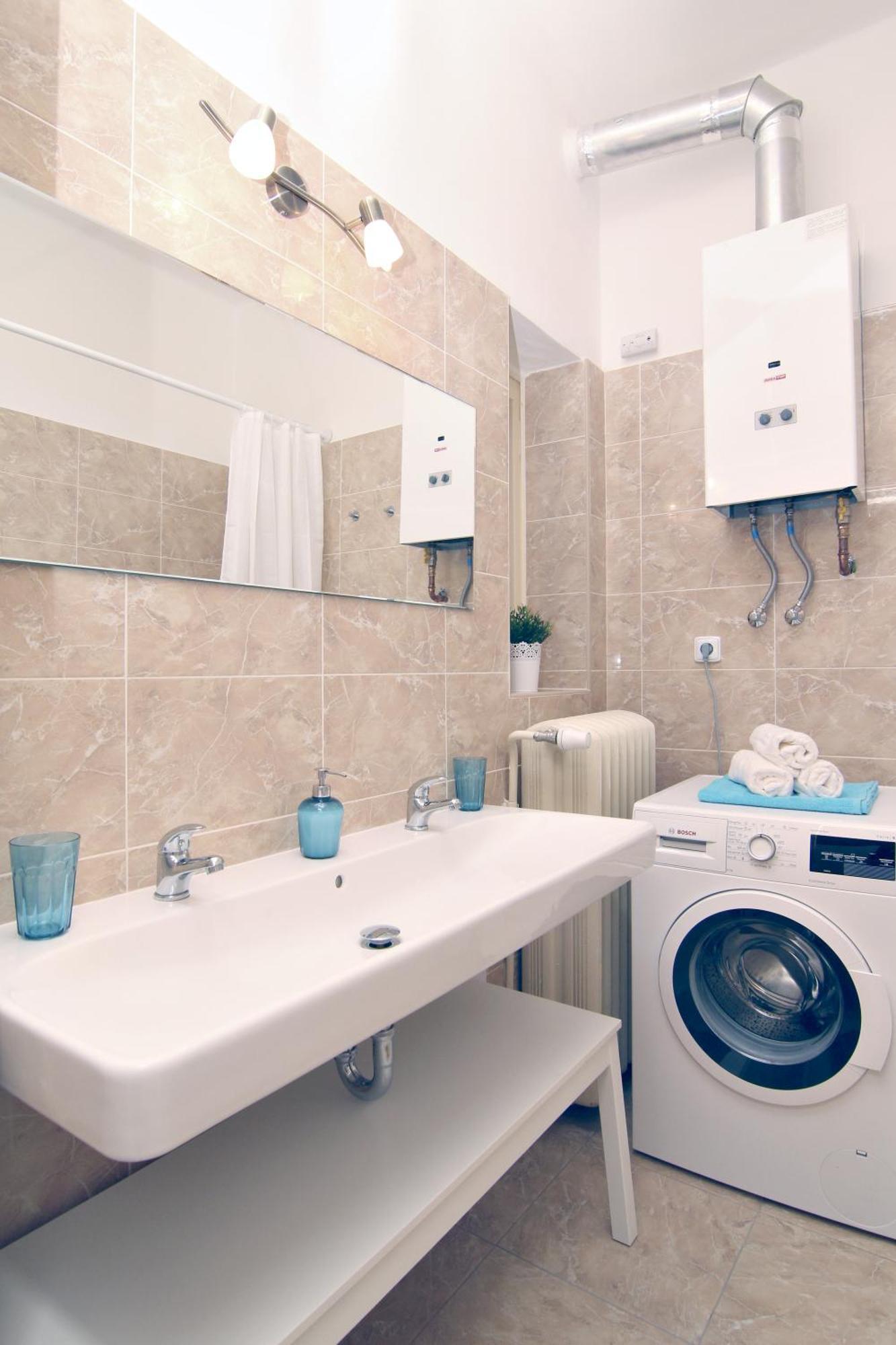 Apartment With 2 Bathrooms *