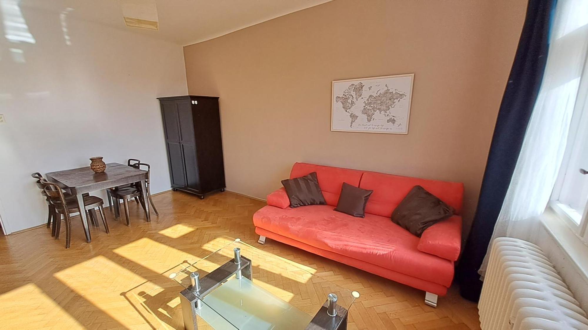 Apartment Na Slupi Sanctuary: Serene 2-bedroom Getaway Prag