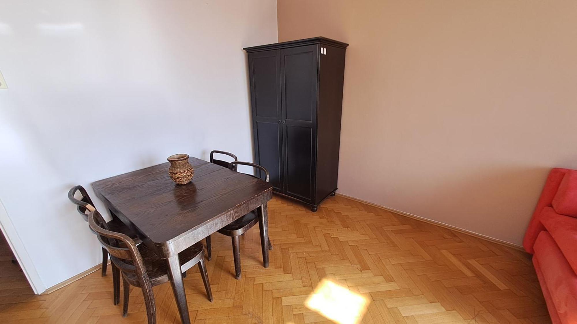 Apartment Na Slupi Sanctuary: Serene 2-bedroom Getaway *