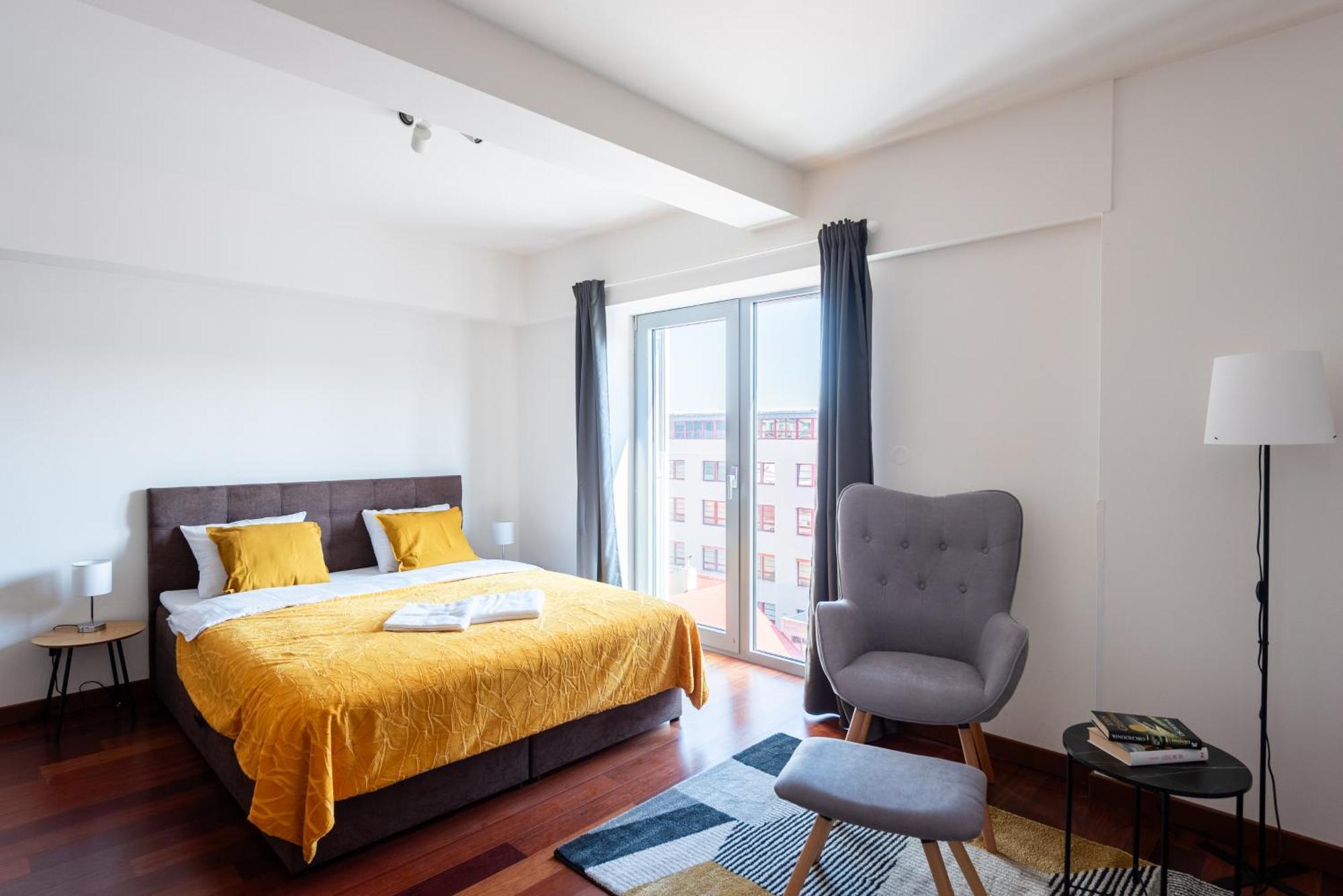 Apartments With Large Balcony, Parking Prague