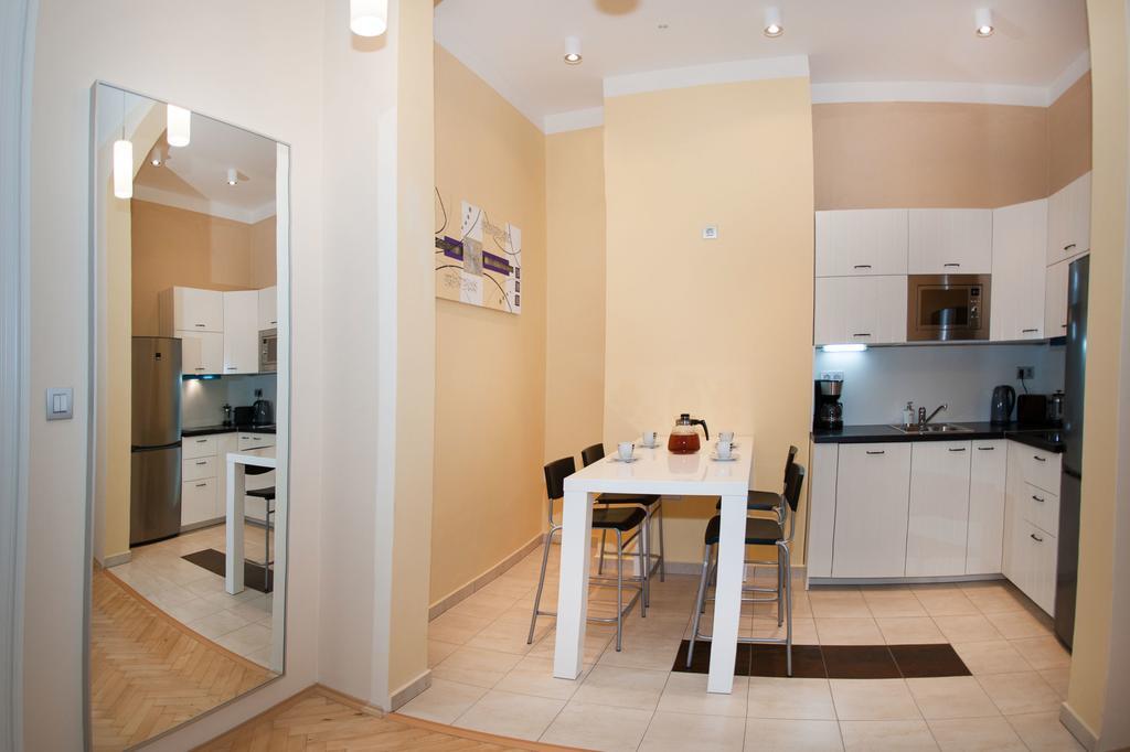 Apartment 4bdr Meeting Point By Ruterra *