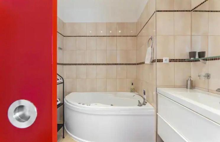 Daire Lenka's Cozy Red + Lenka's Cozy Gold Prag