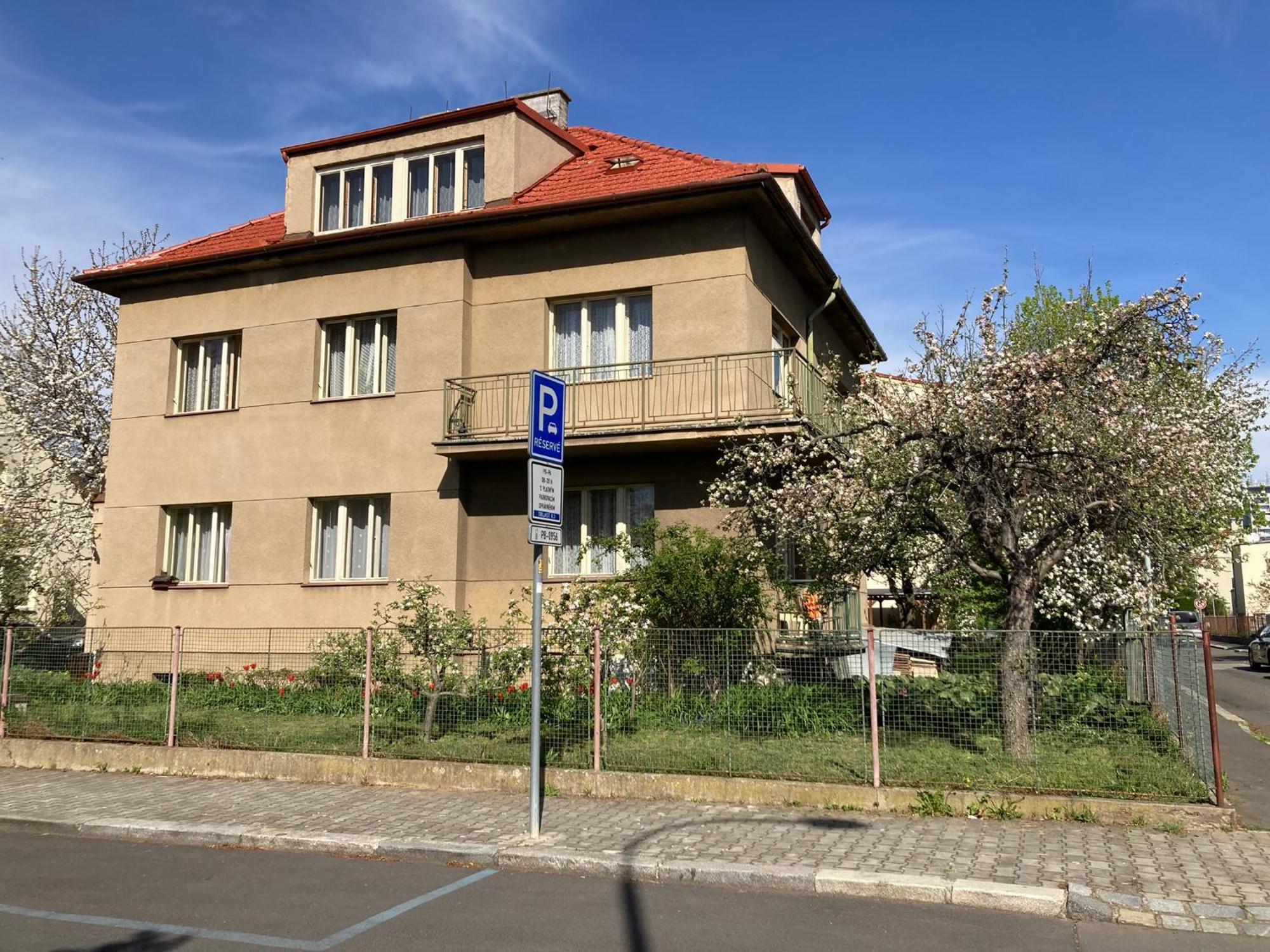 Apartment Spacious - Free Parking! Prague