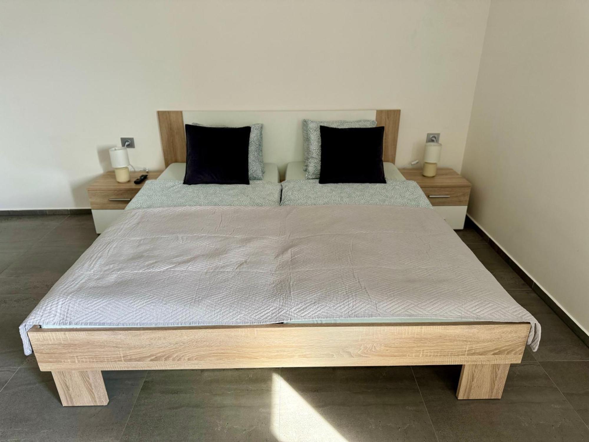 73m2 Klid Priroda Parking Free * Prag