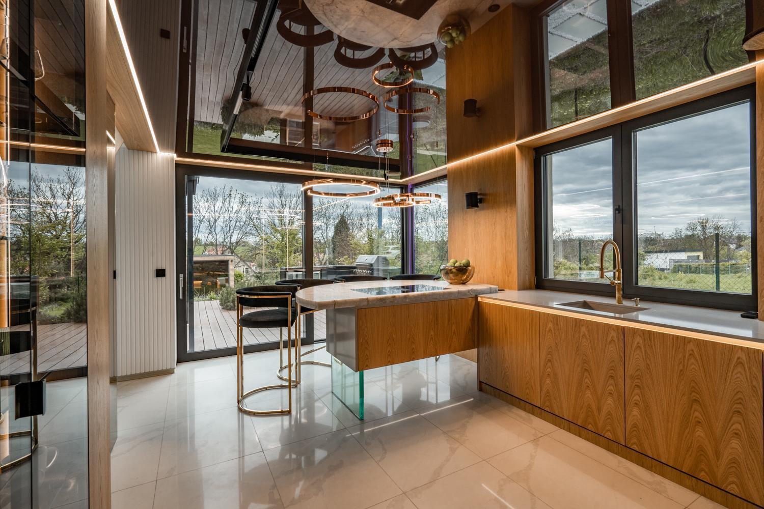 Chandelier Sky Mansion - Express Villa