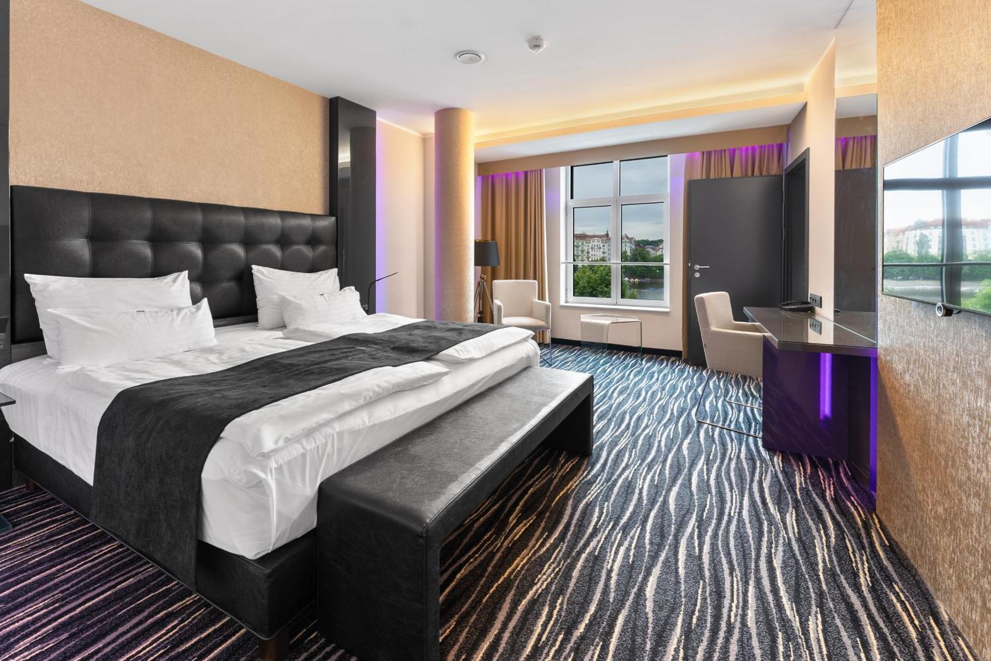 Dancing House - Tancici Dum Hotel 4*