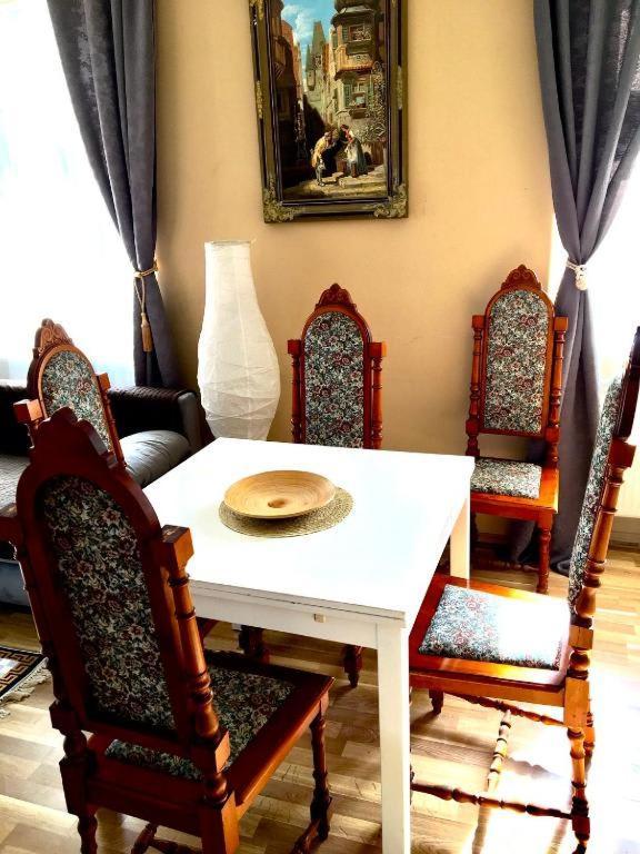 Apartment Vltavska F Prague