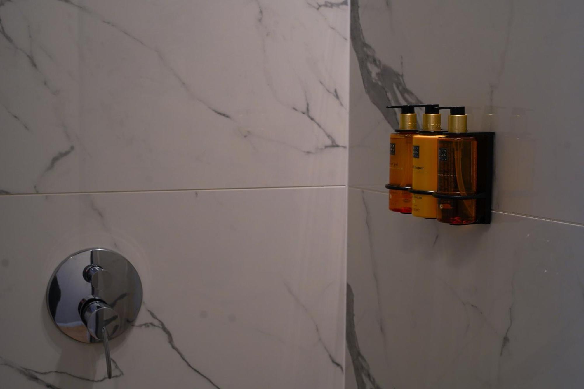 987 Design 4* Prague