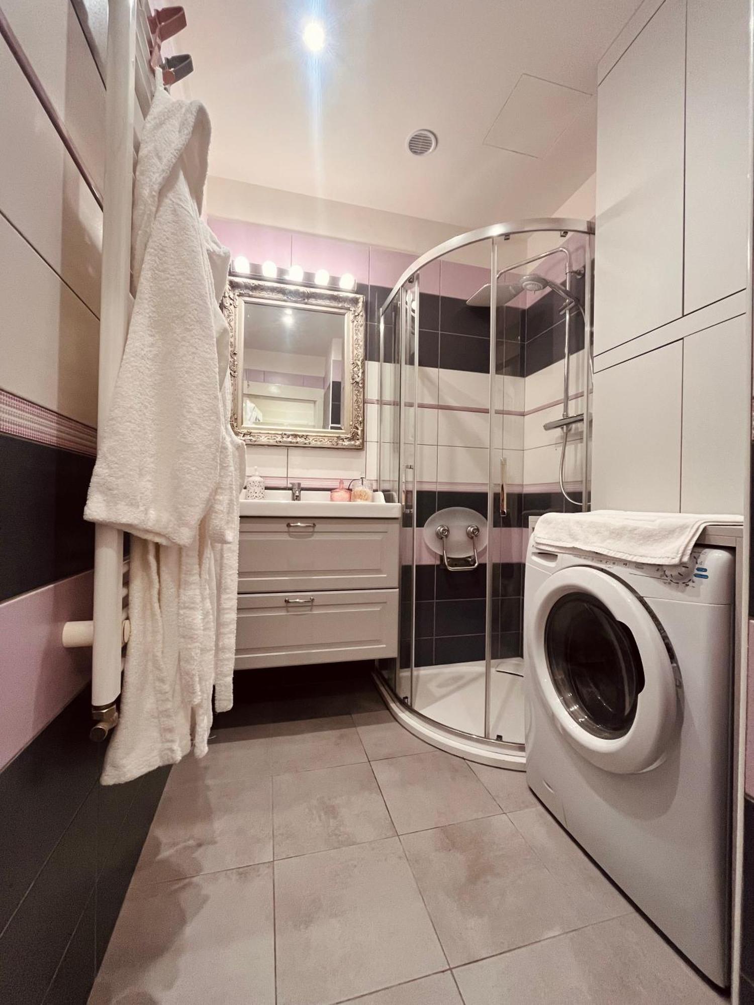 Apartment Moderni Apartman Na Hluboke V Praze - Idealni Pro 4 *