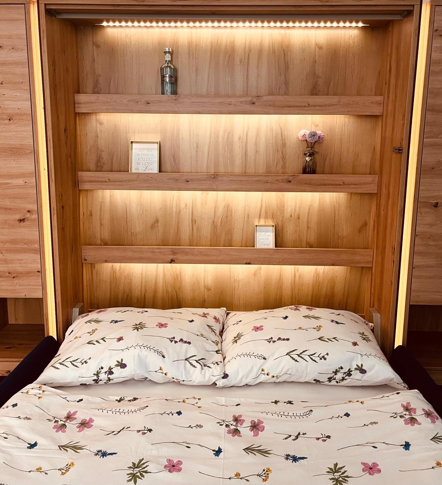 Moderni Apartman Na Hluboke V Praze - Idealni Pro 4 * Prague