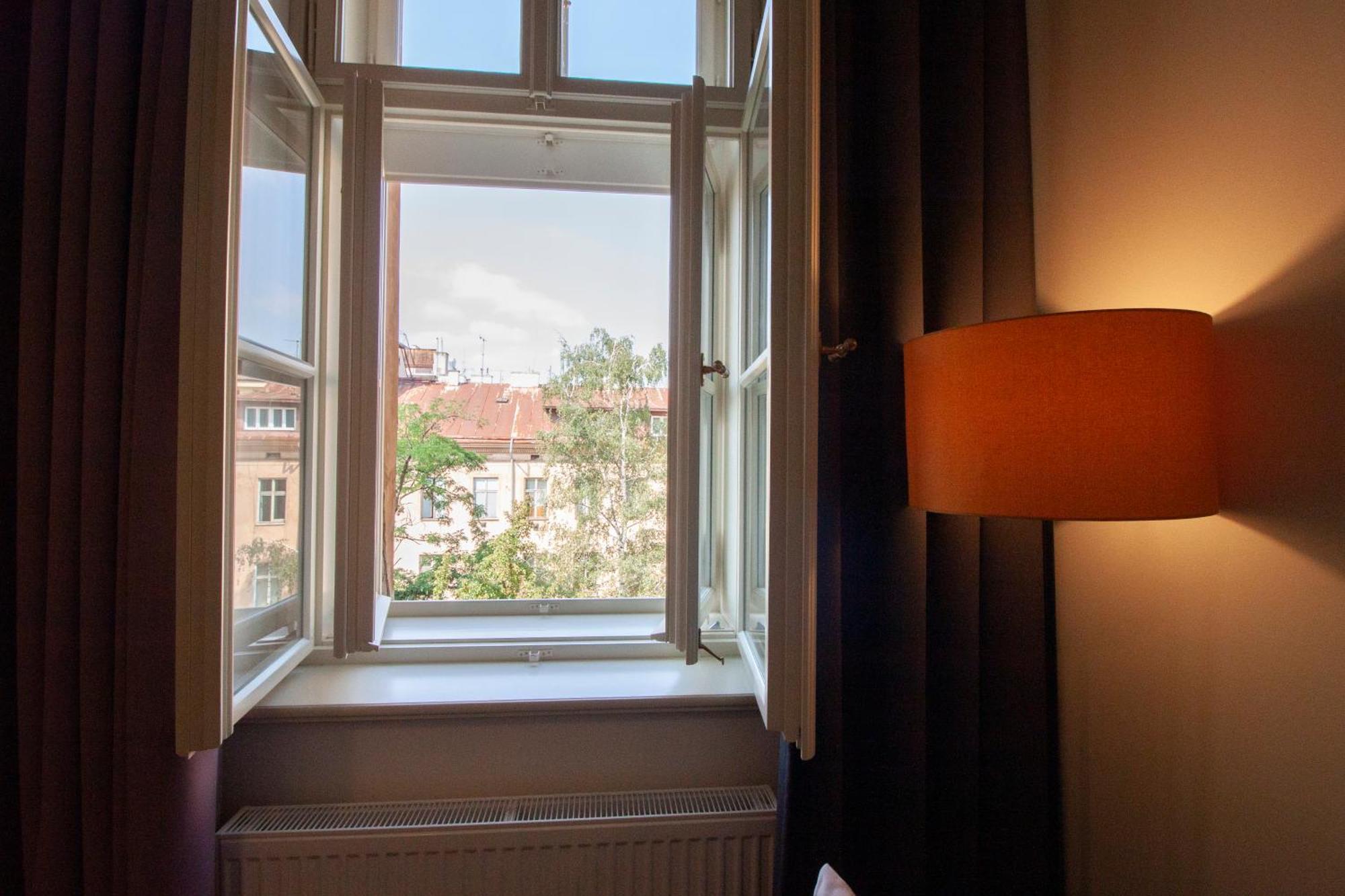 Spacious Cr Without Elevator Apartment Prague