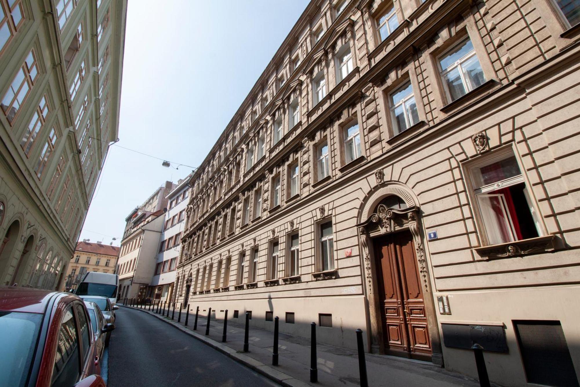Apartment Spacious Cr Without Elevator Prague