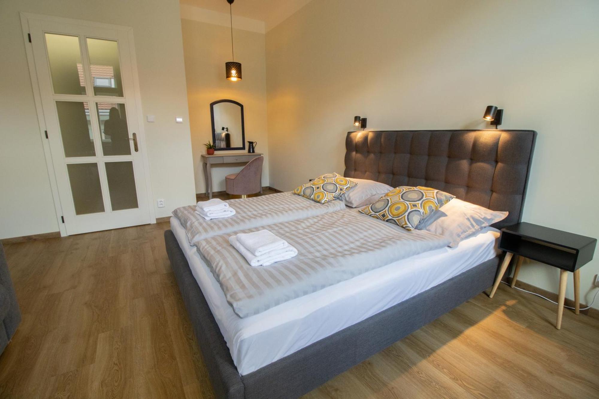 Spacious Cr Without Elevator Prague