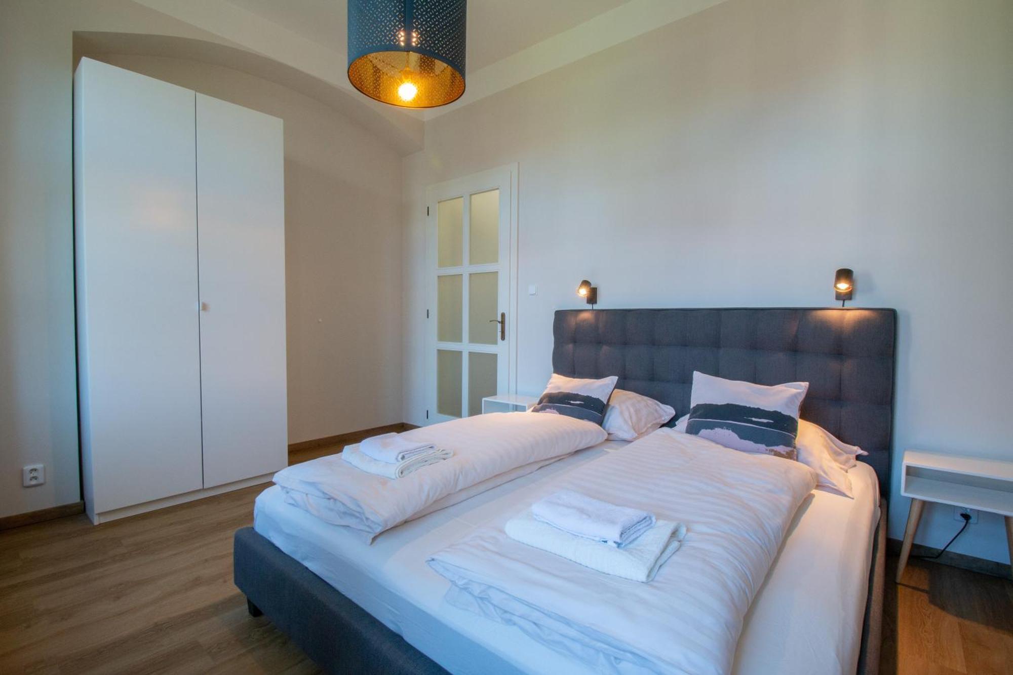 Spacious Cr Without Elevator Apartment Prague