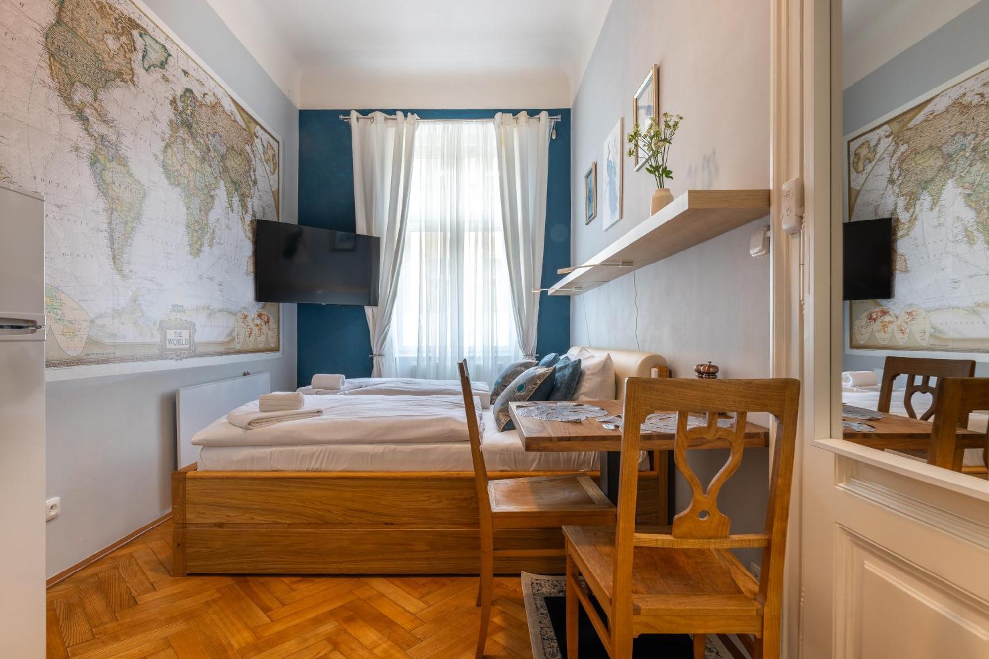 Cozy Close To Old Town Square
