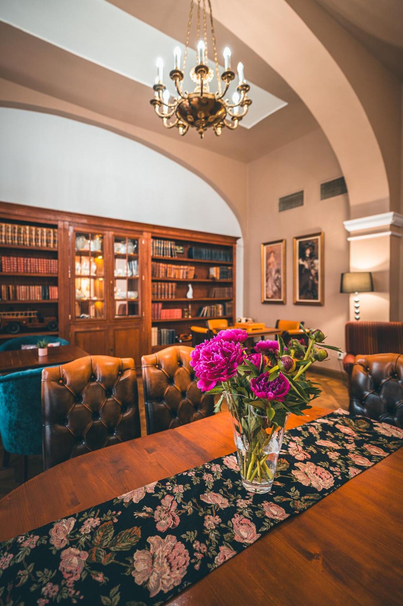 Julian Hotel 4*