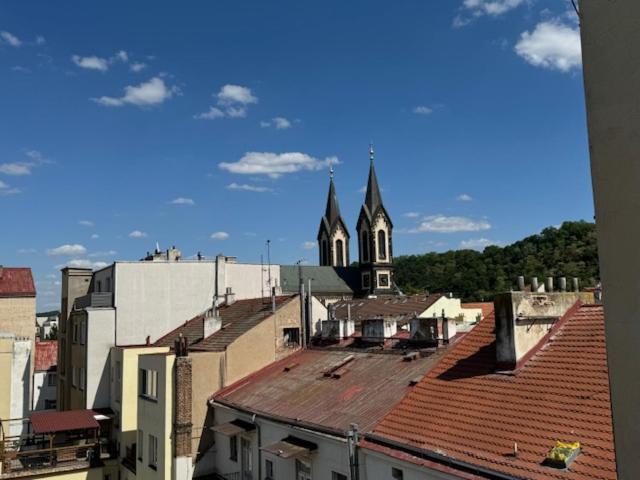 Vitkova Duplex With Terrace Near Florenc Apartamento