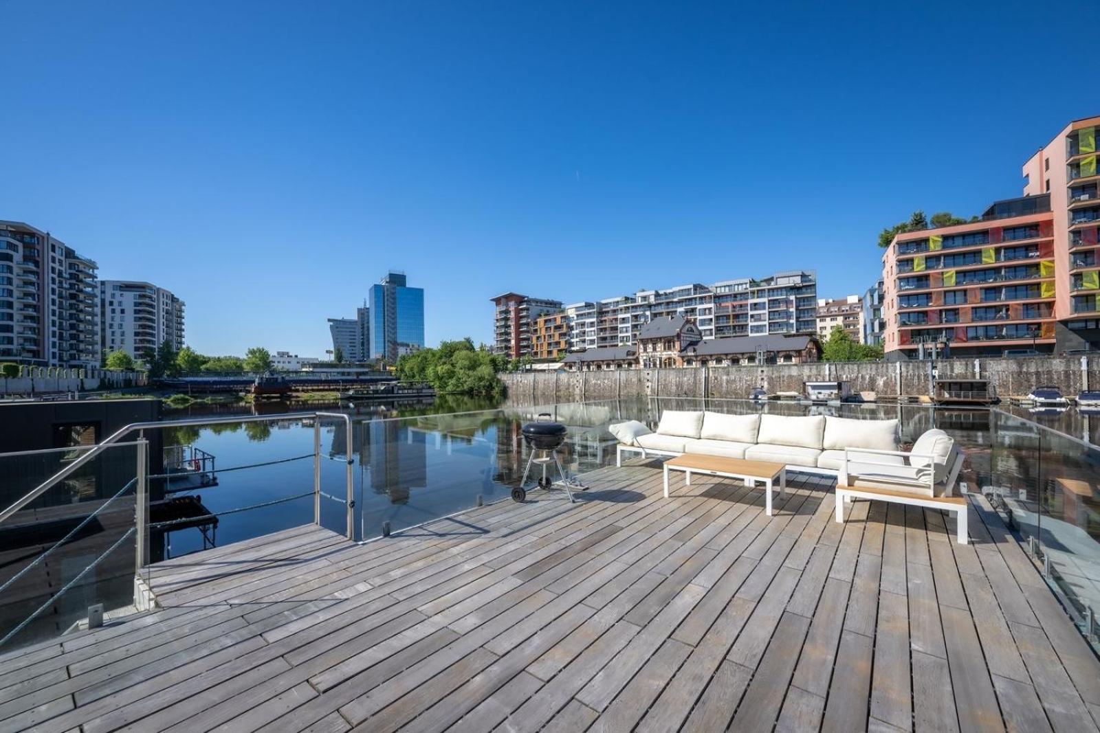 Hausboat Holesovice Tekne Prag