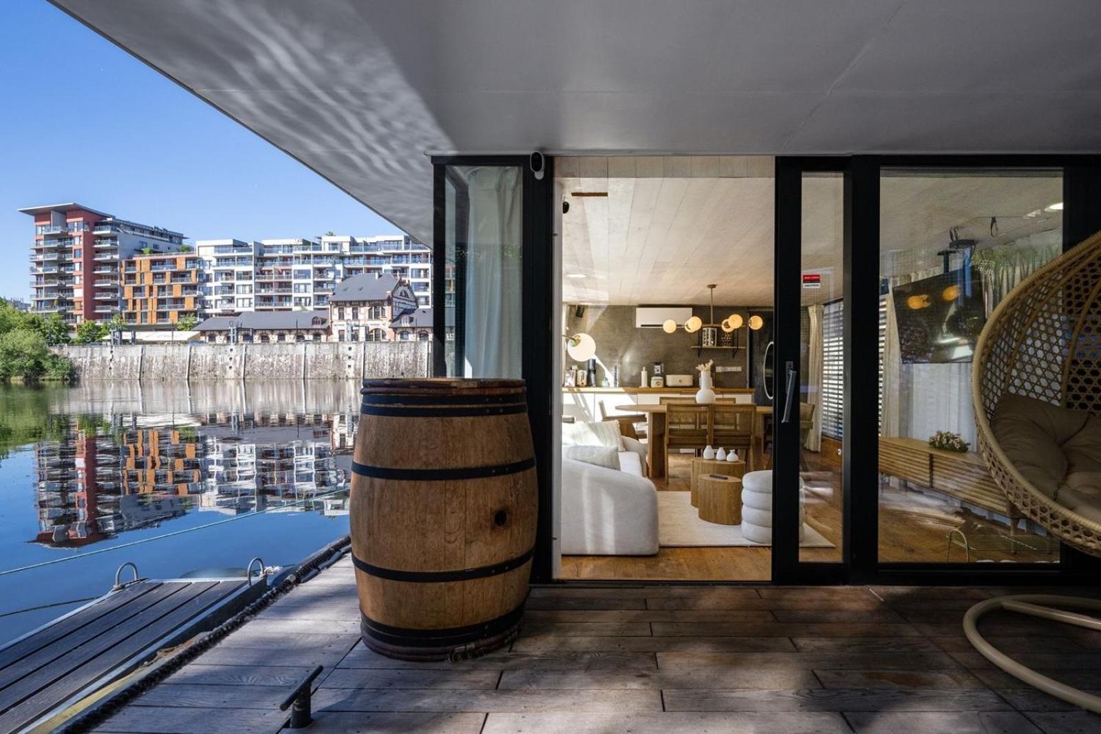 Hausboat Holesovice Bateau-hôtel Prague
