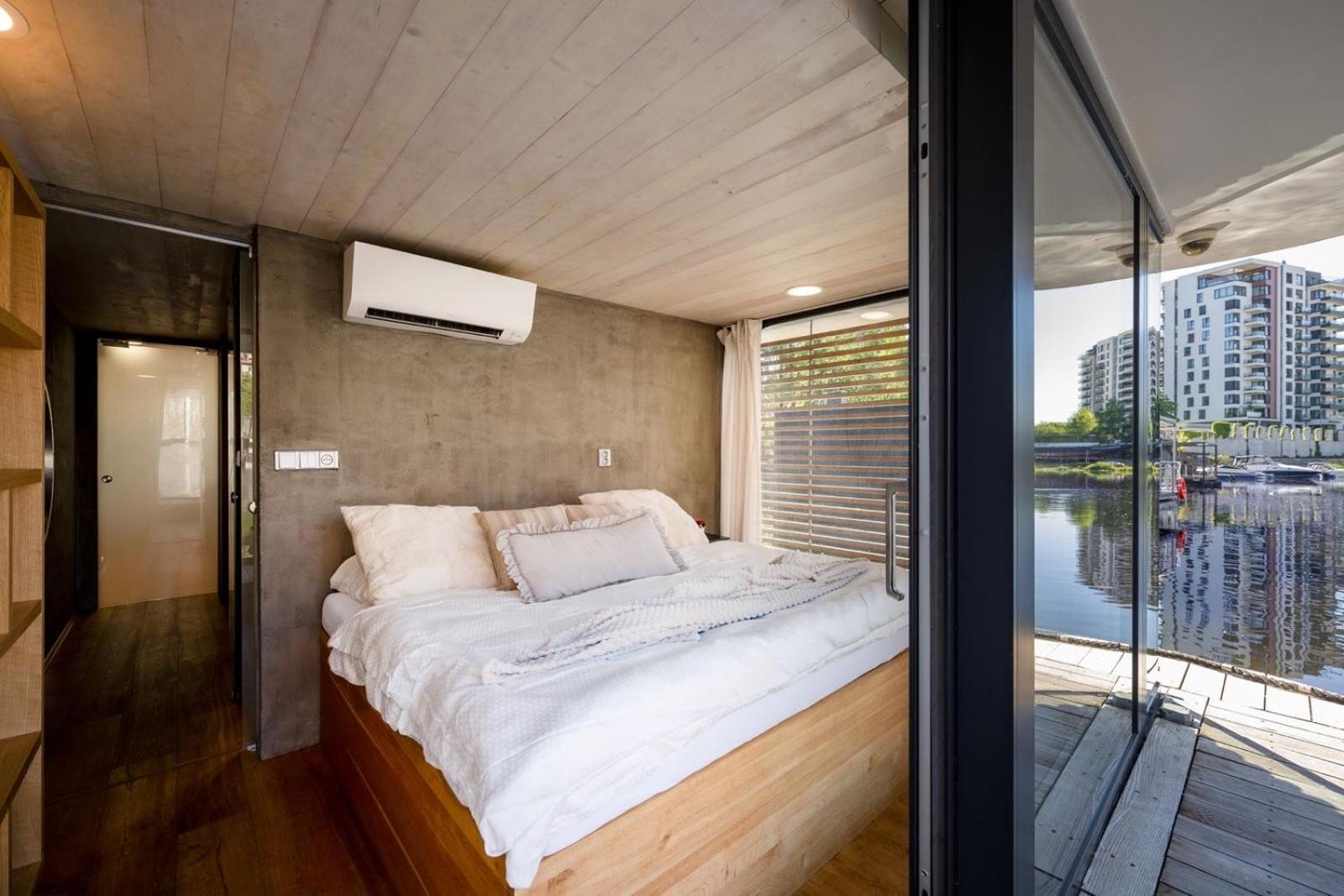 Hausboat Holesovice Bateau-hôtel *