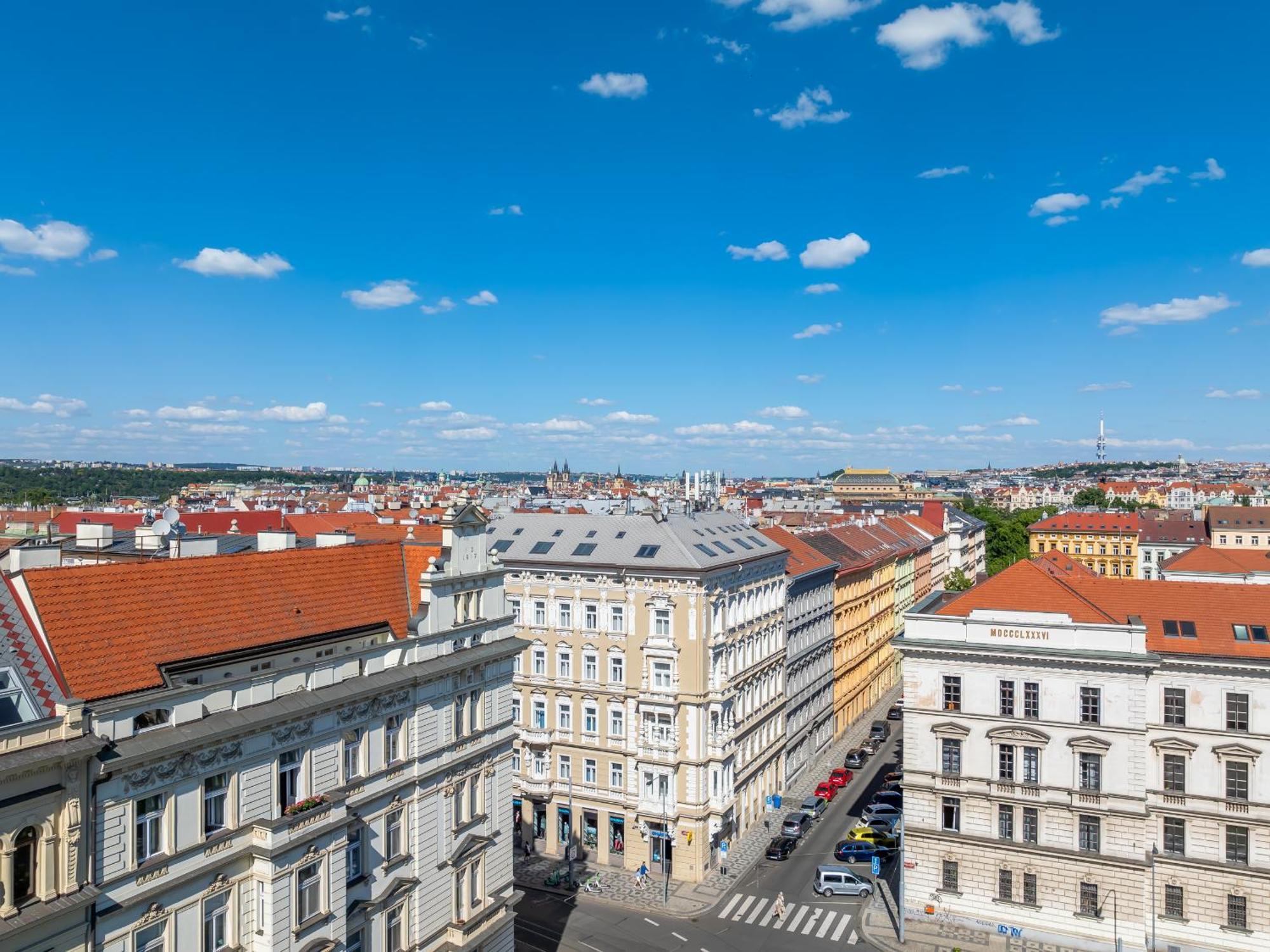 Royal Aparthotel 4*