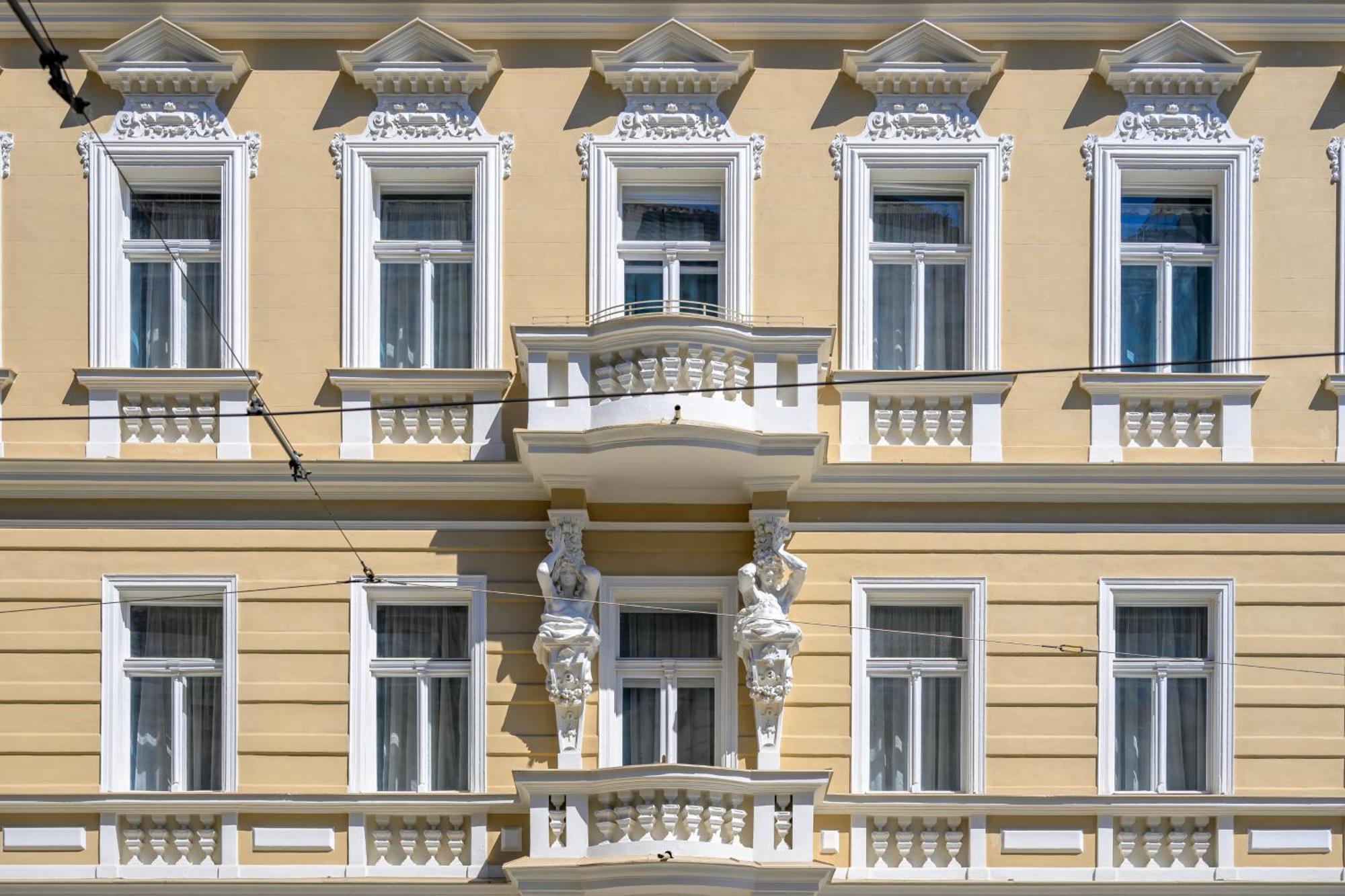 Aparthotel Royal 4*