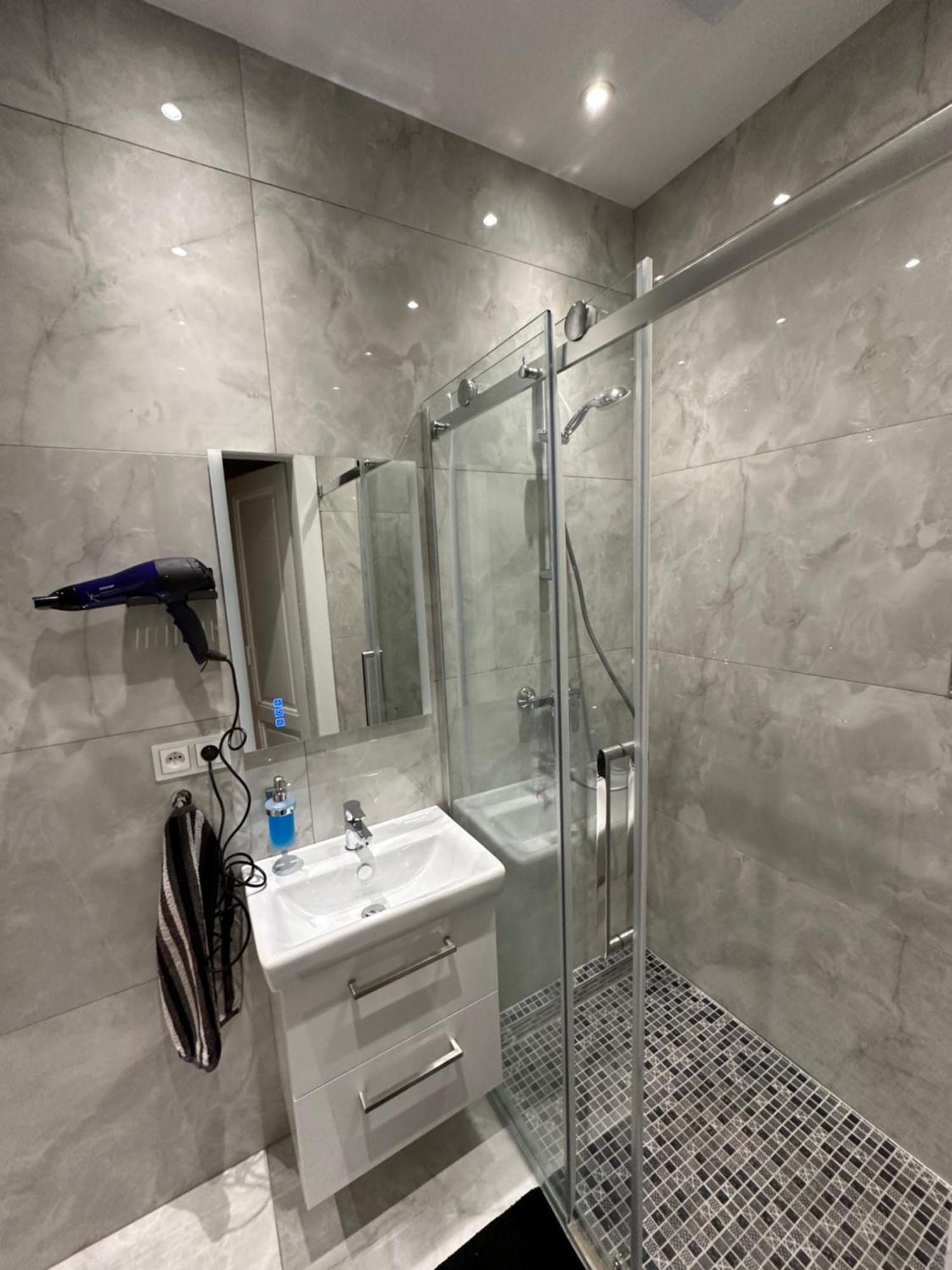 Karlin Oasis 2-bedroom Apartment
