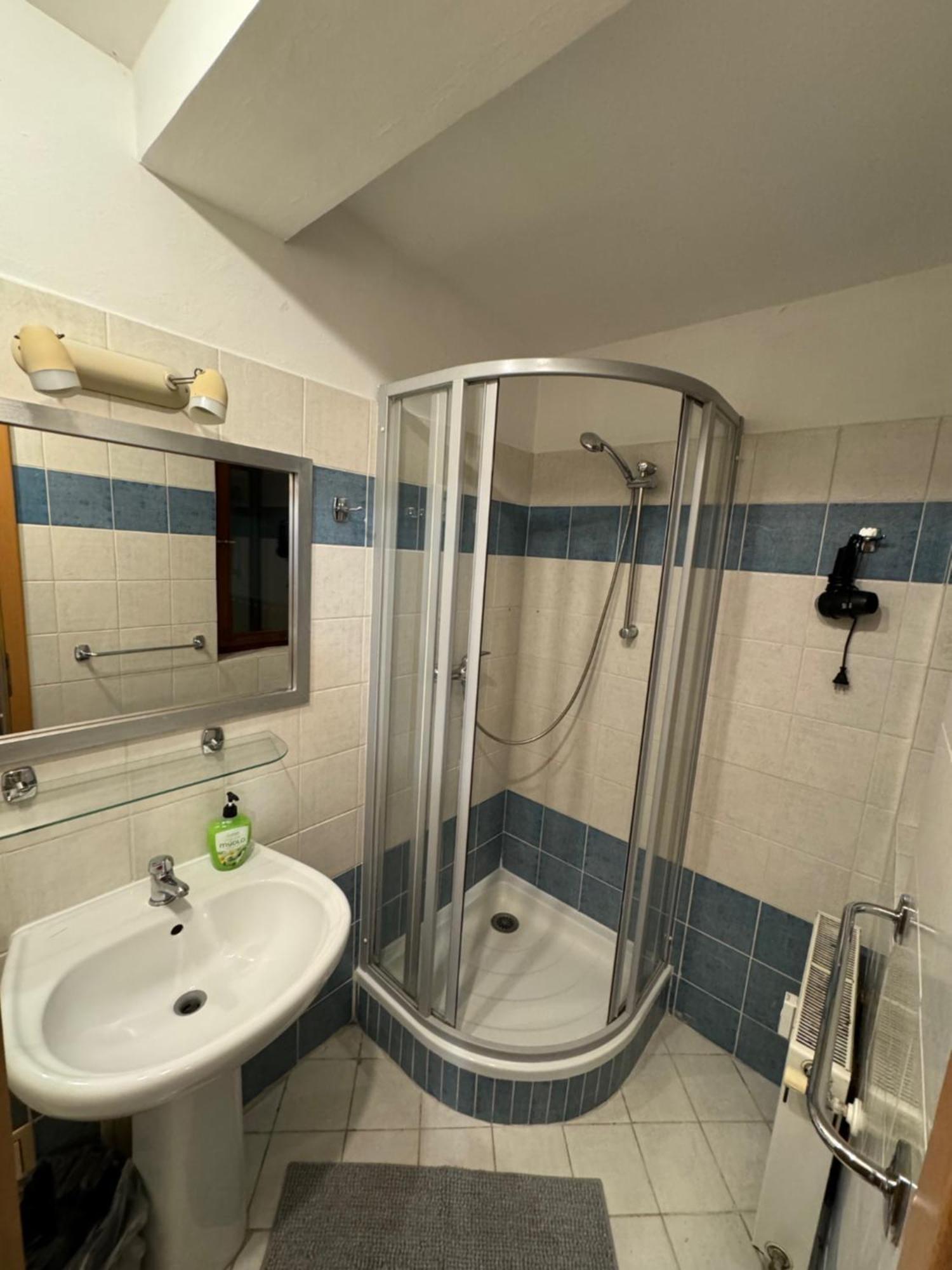 Vitkova Duplex With Terrace Near Florenc Apartamento