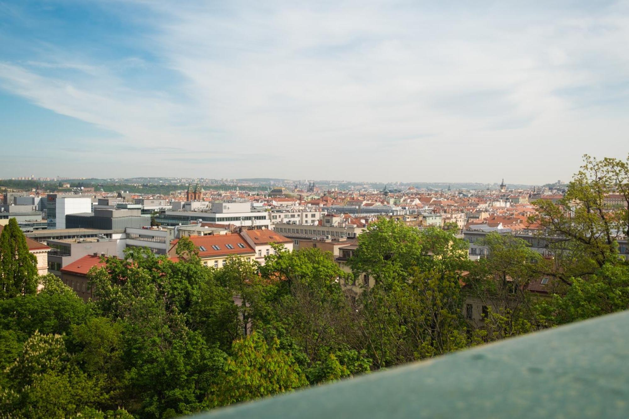 Cozy Studio With Terrace In Smichov By Days * Prague