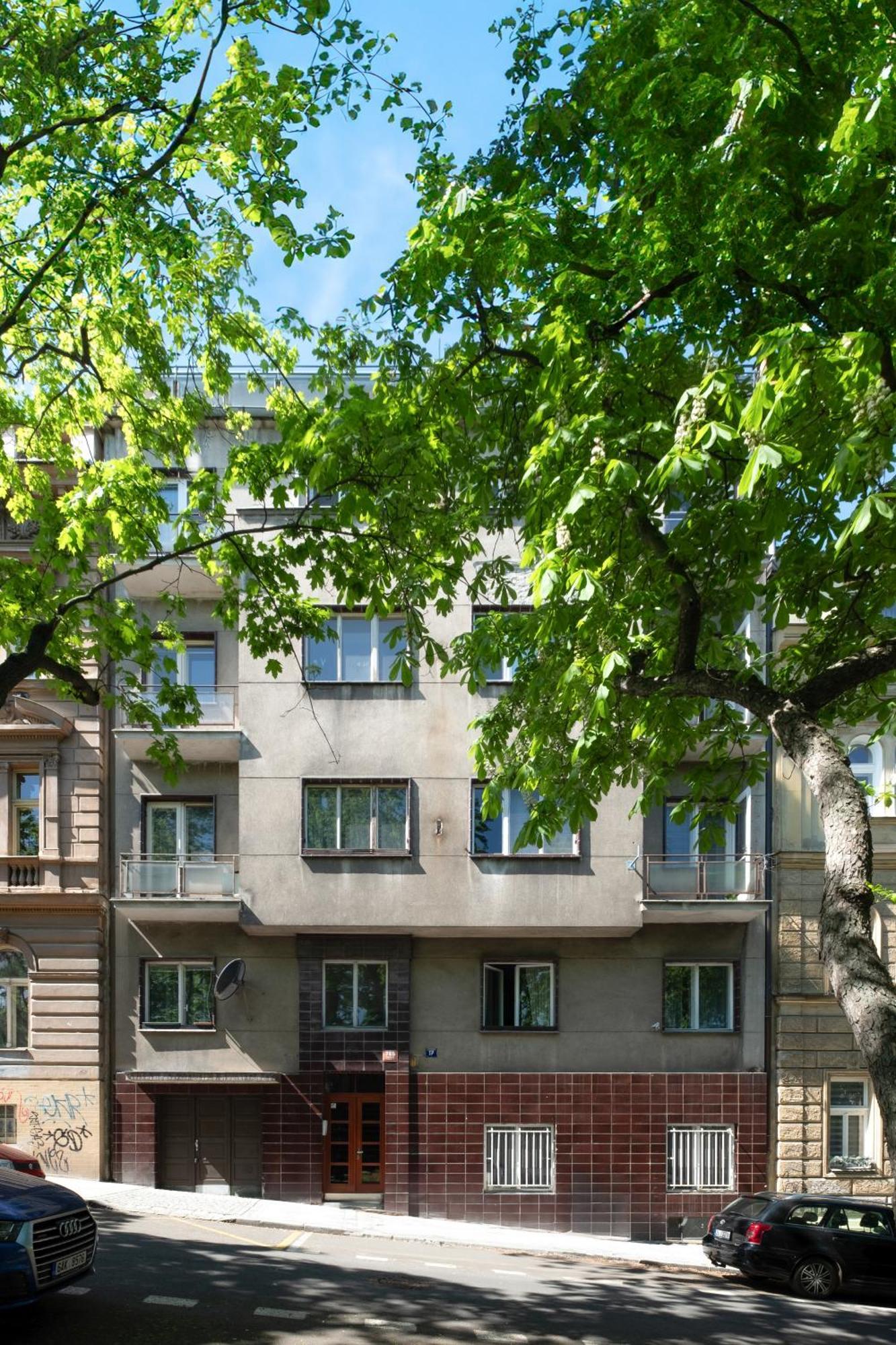 Cozy Studio With Terrace In Smichov By Days Prague
