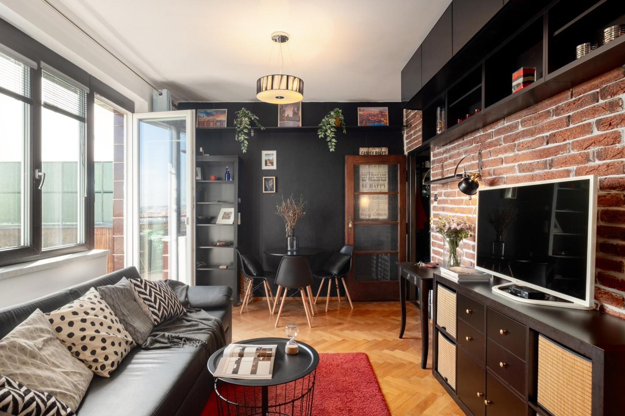 Apartment Cozy Studio With Terrace In Smichov By Days