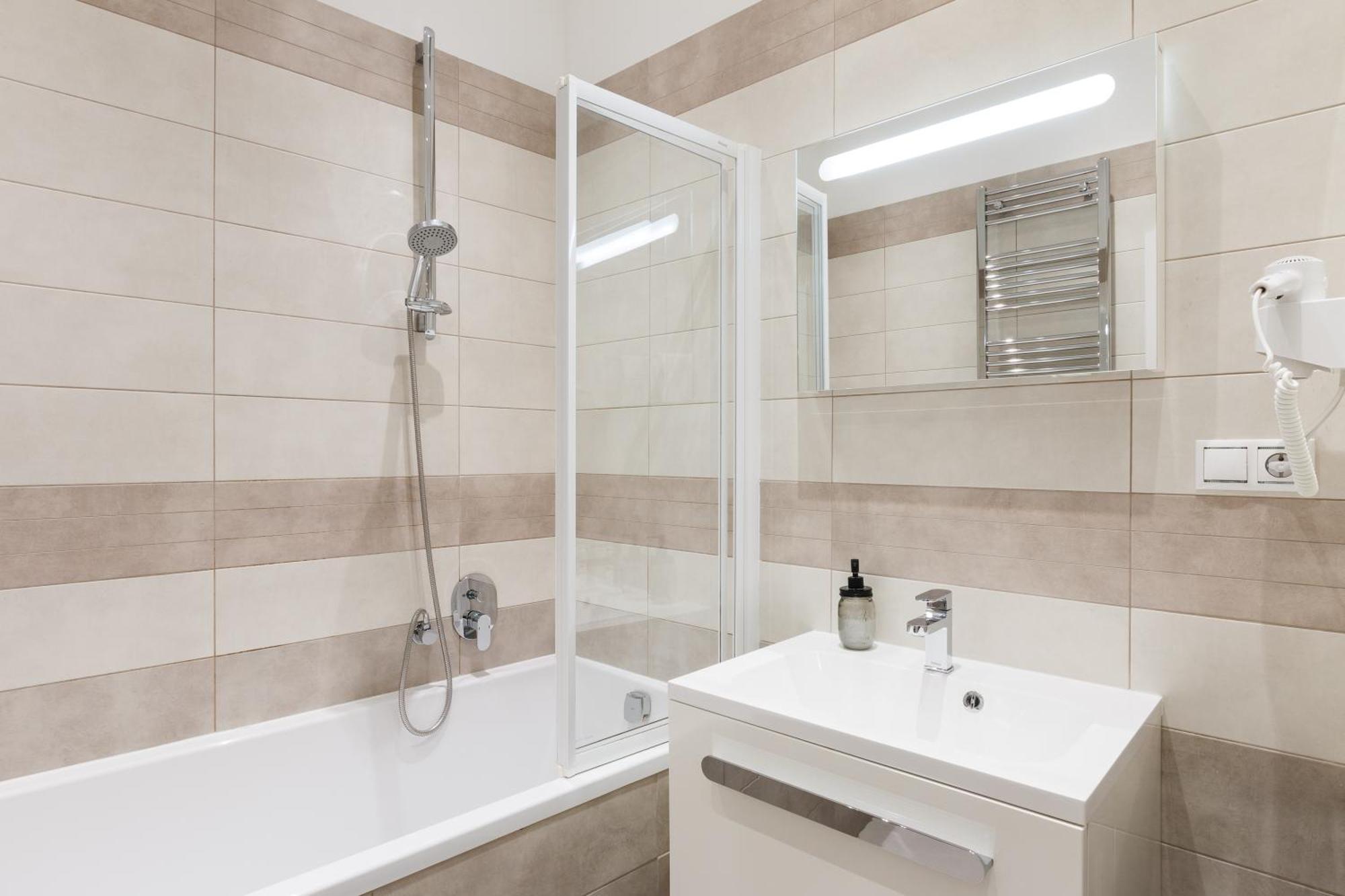 Apartment Days - Stylish In New Town *