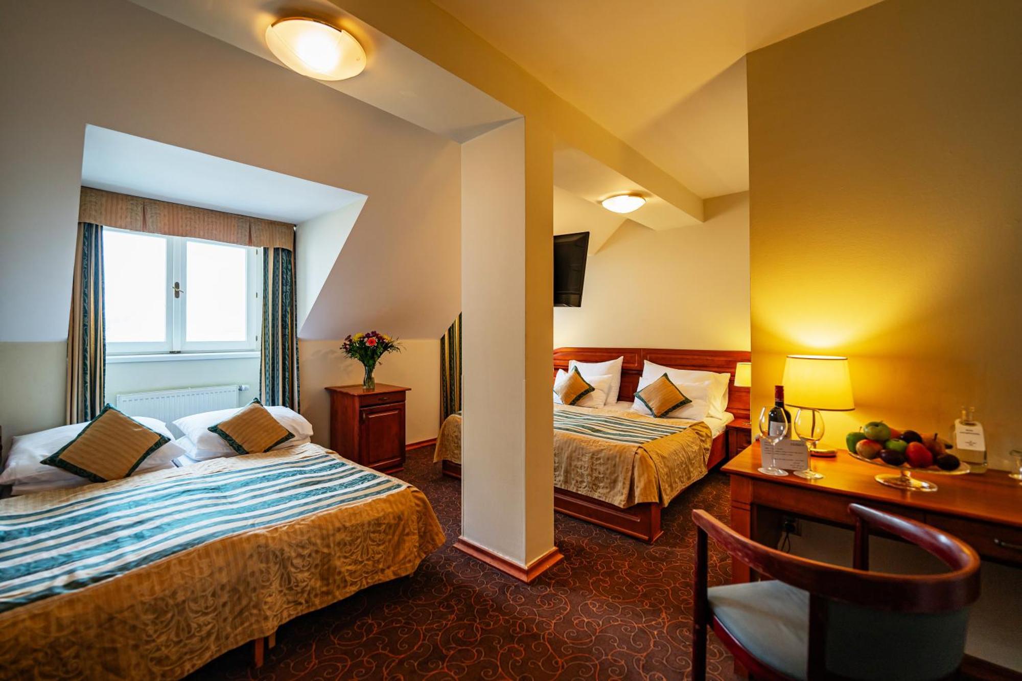 U Divadla - Czech Leading Otel 4*