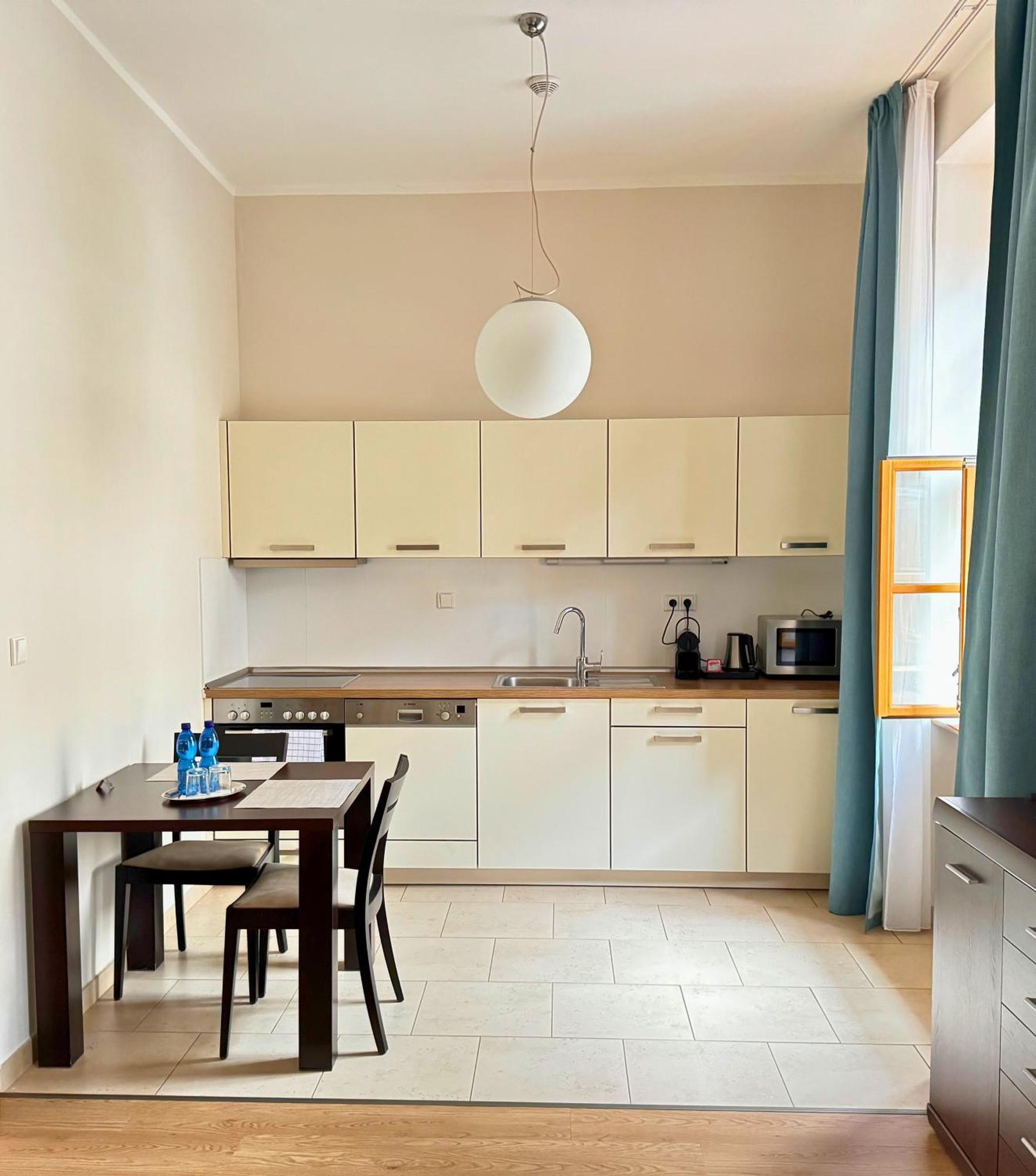 Rezidence Ostrovni Aparthotel 4*