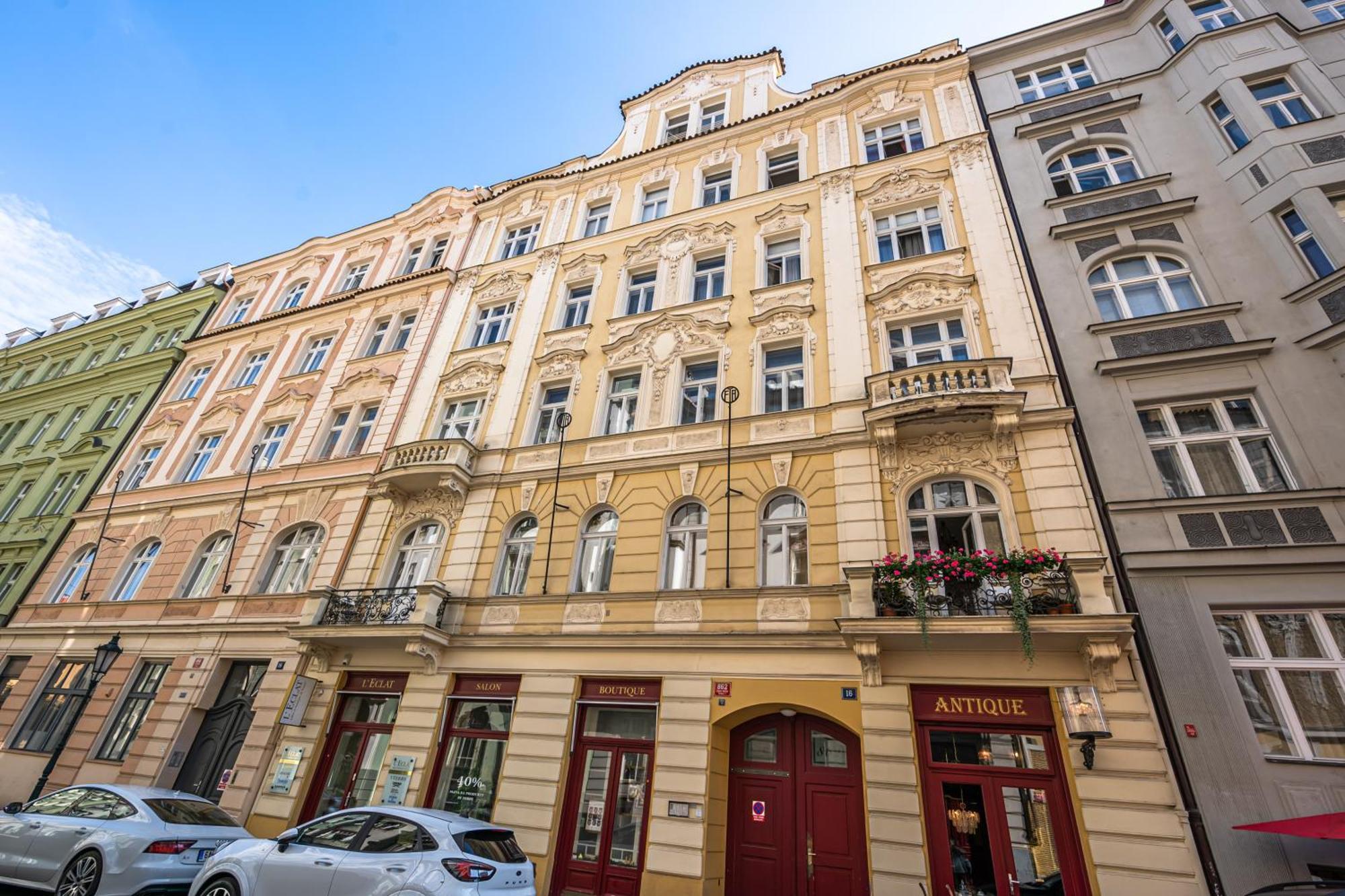 Apartment Wishlist Residences - Old Town Square *