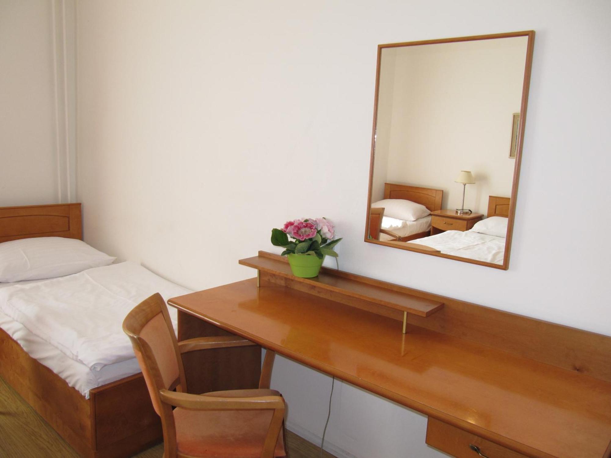 Jana - Domov Mladeze Guest house Prague