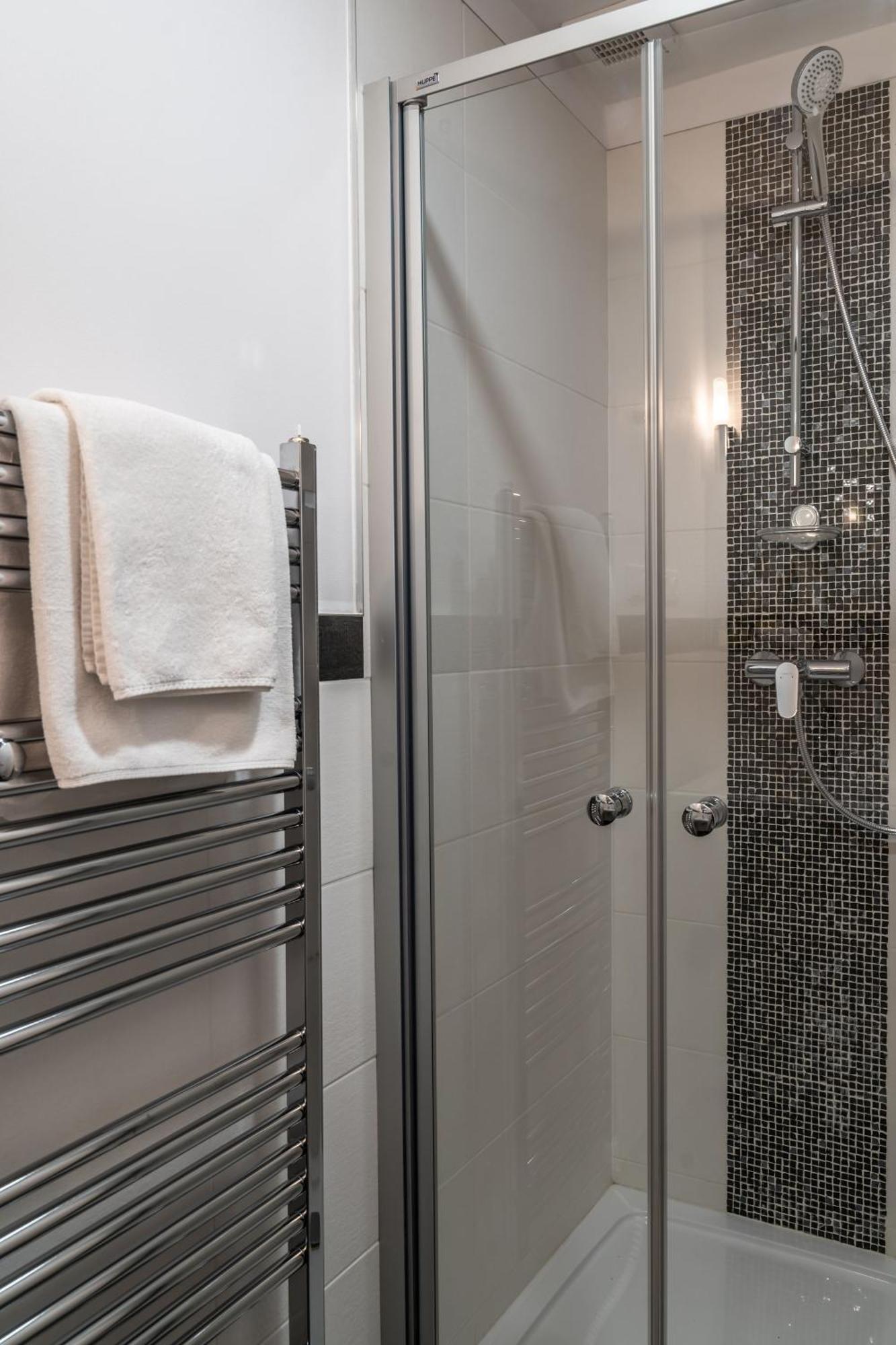 Julian Hotel 4*