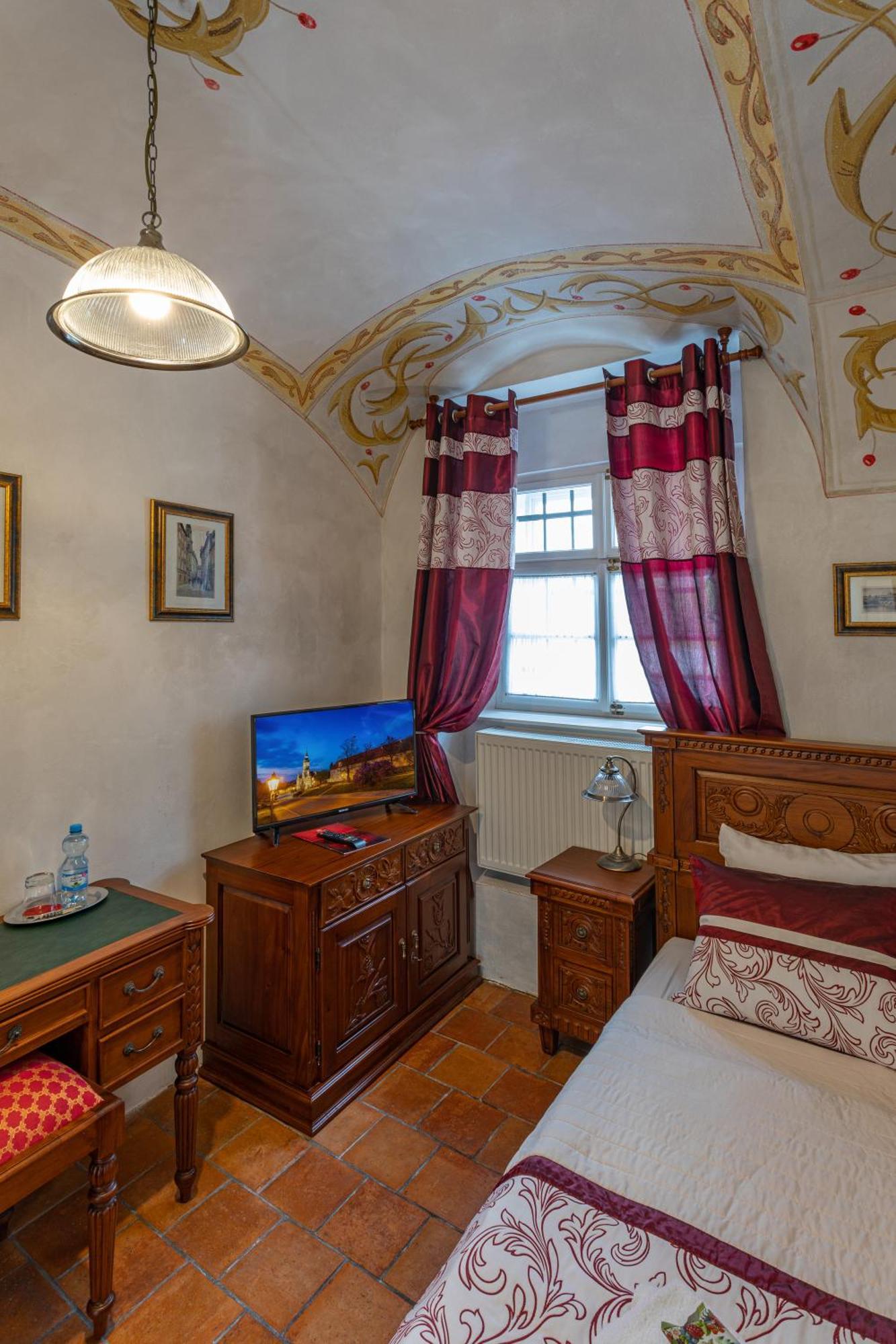 Loreta Prague