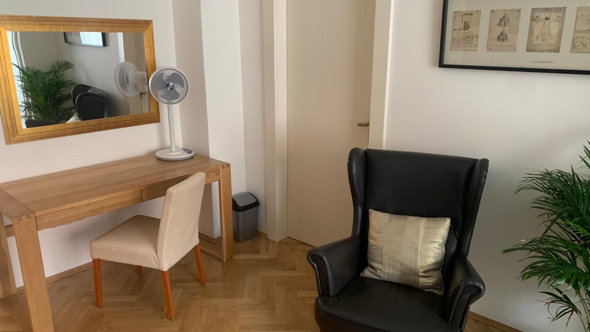 Apartment Anenska By Charles Bridge 3 Prag